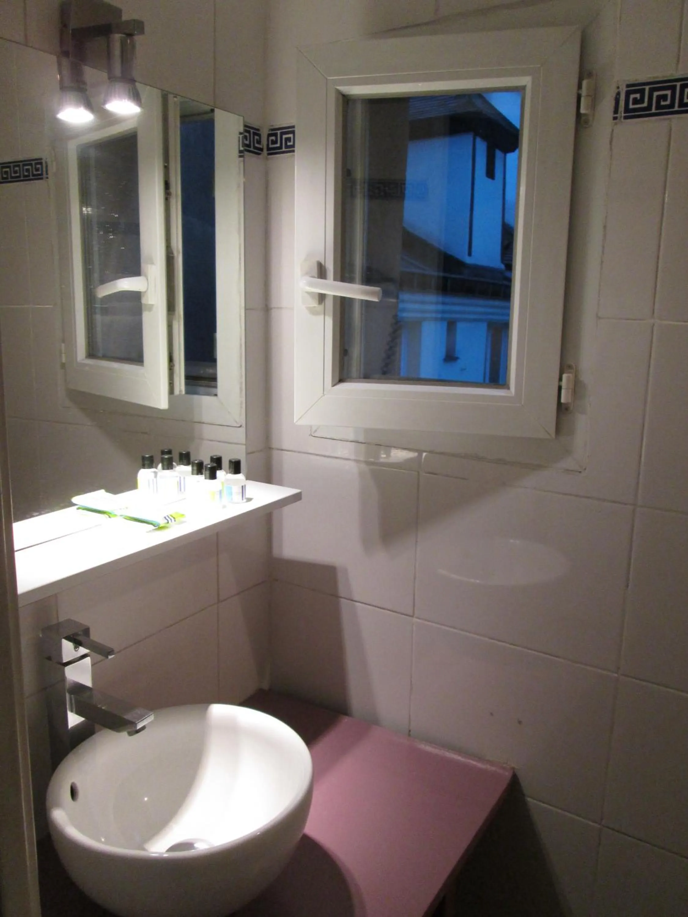 Bathroom in Hotel Hauteville Opera