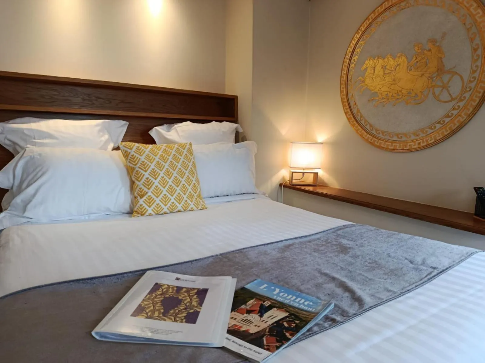 Bed in Les Glycines Vézelay