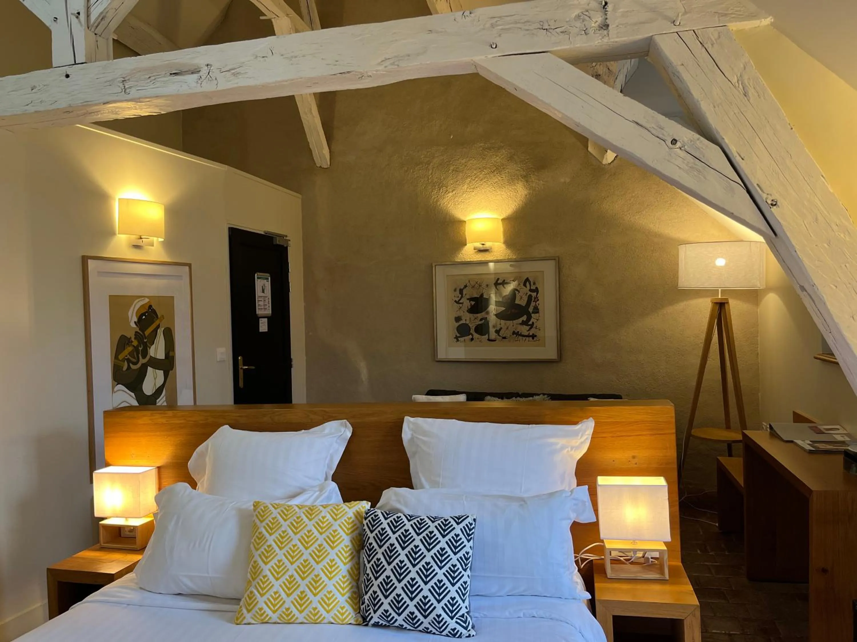 Bed in Les Glycines Vézelay