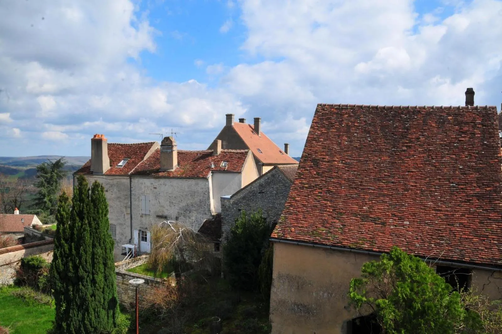 Property building in Les Glycines Vézelay