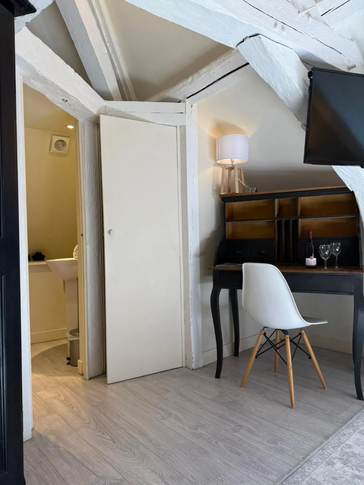 Les Glycines Vézelay