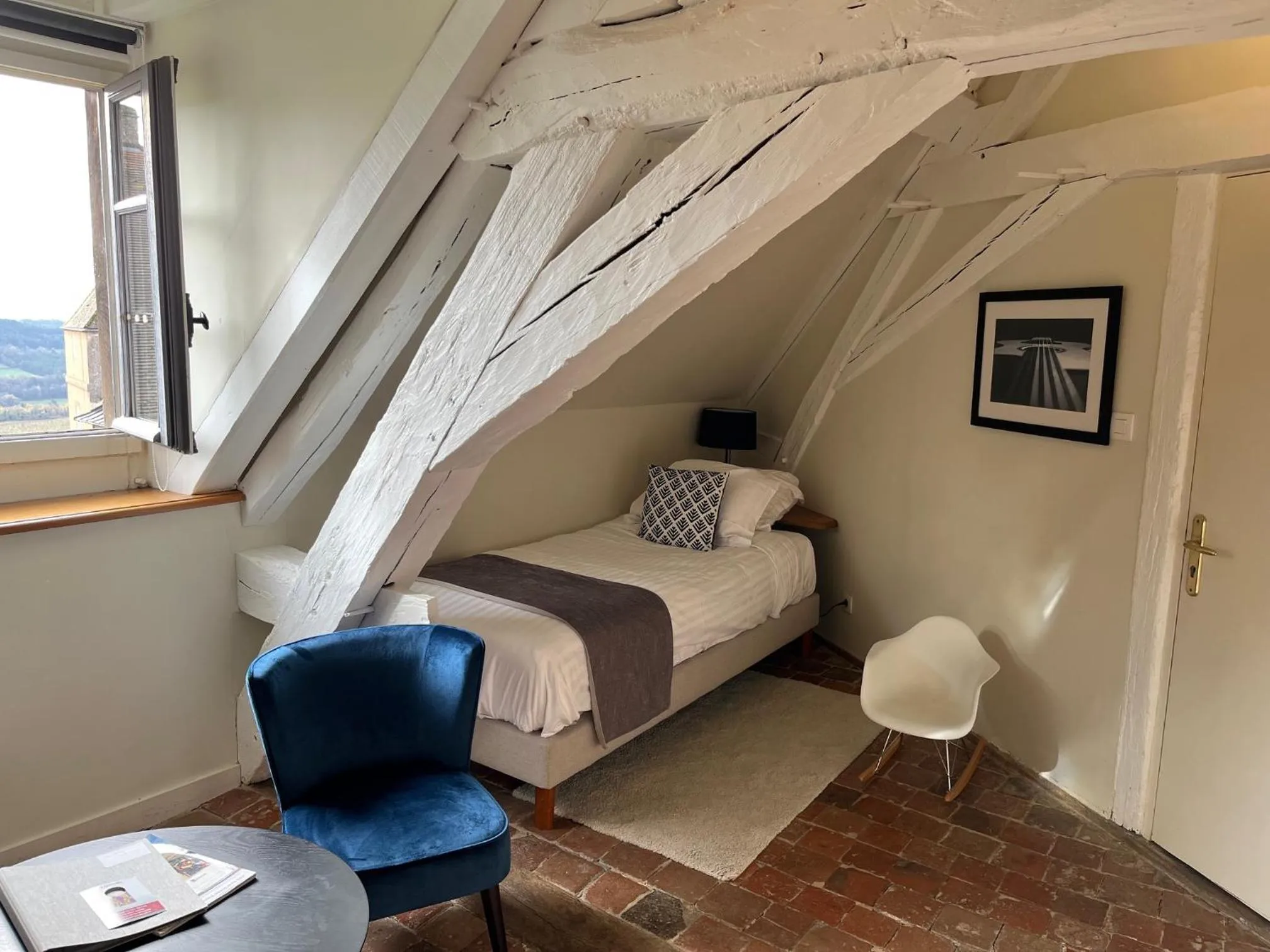 Bed in Les Glycines Vézelay