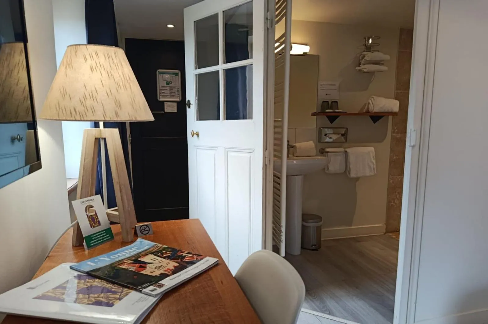 Les Glycines Vézelay