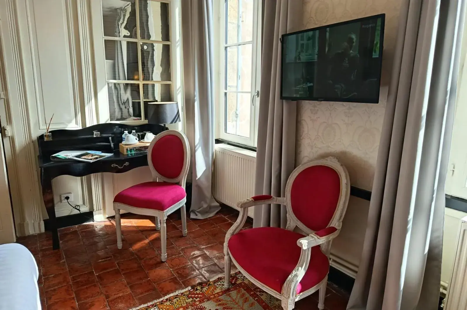 Twin Room 103 66 ft² in Les Glycines Vézelay Twin Room 103 66 ft² in Les Glycines Vézelay