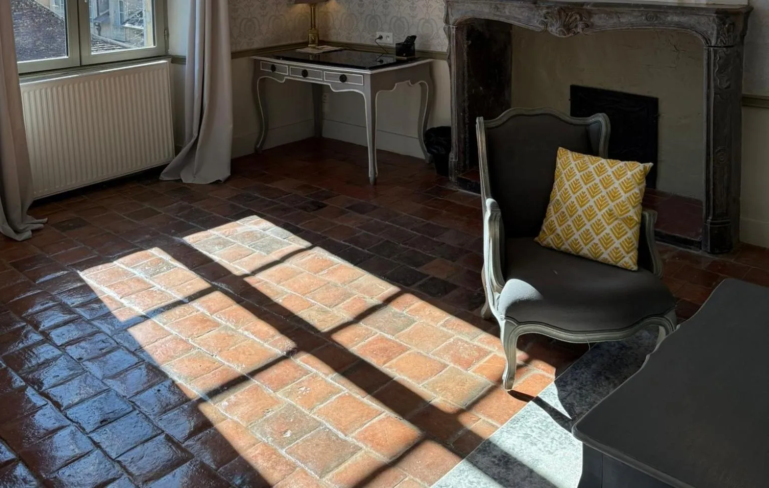 Les Glycines Vézelay