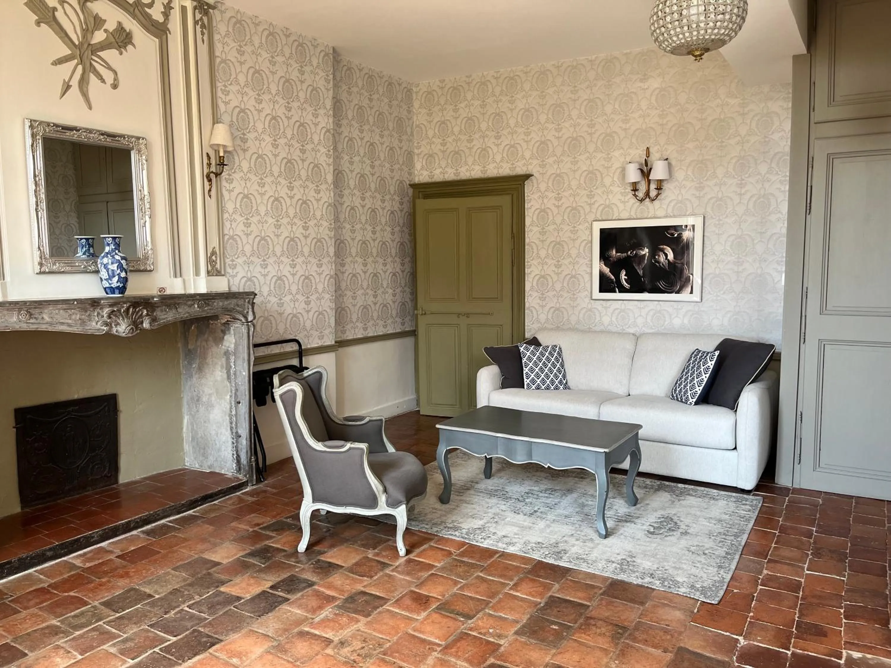 Les Glycines Vézelay