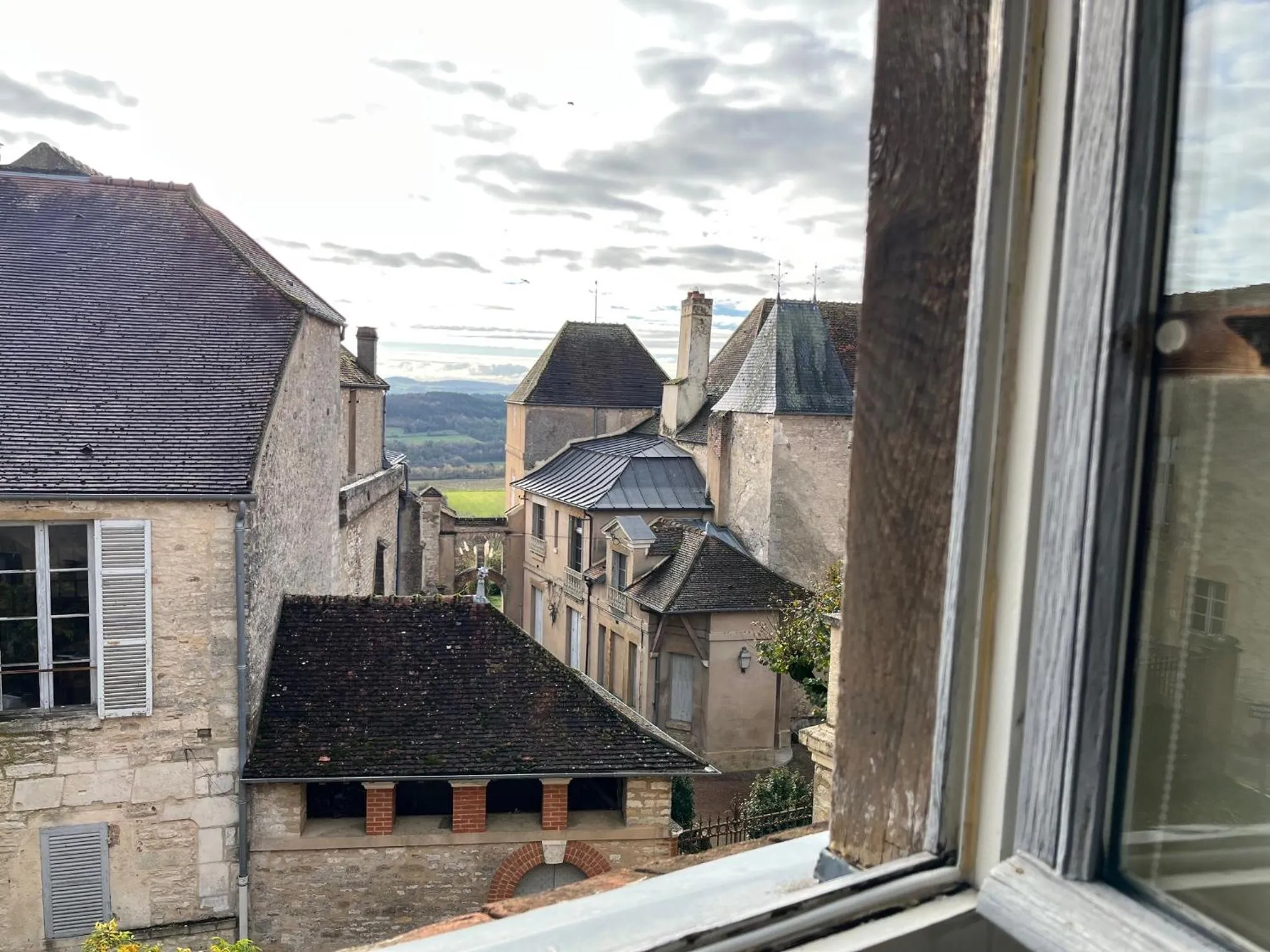 Les Glycines Vézelay