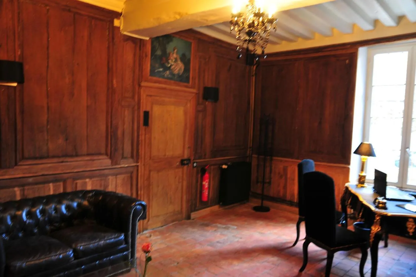 Lobby or reception in Les Glycines Vézelay