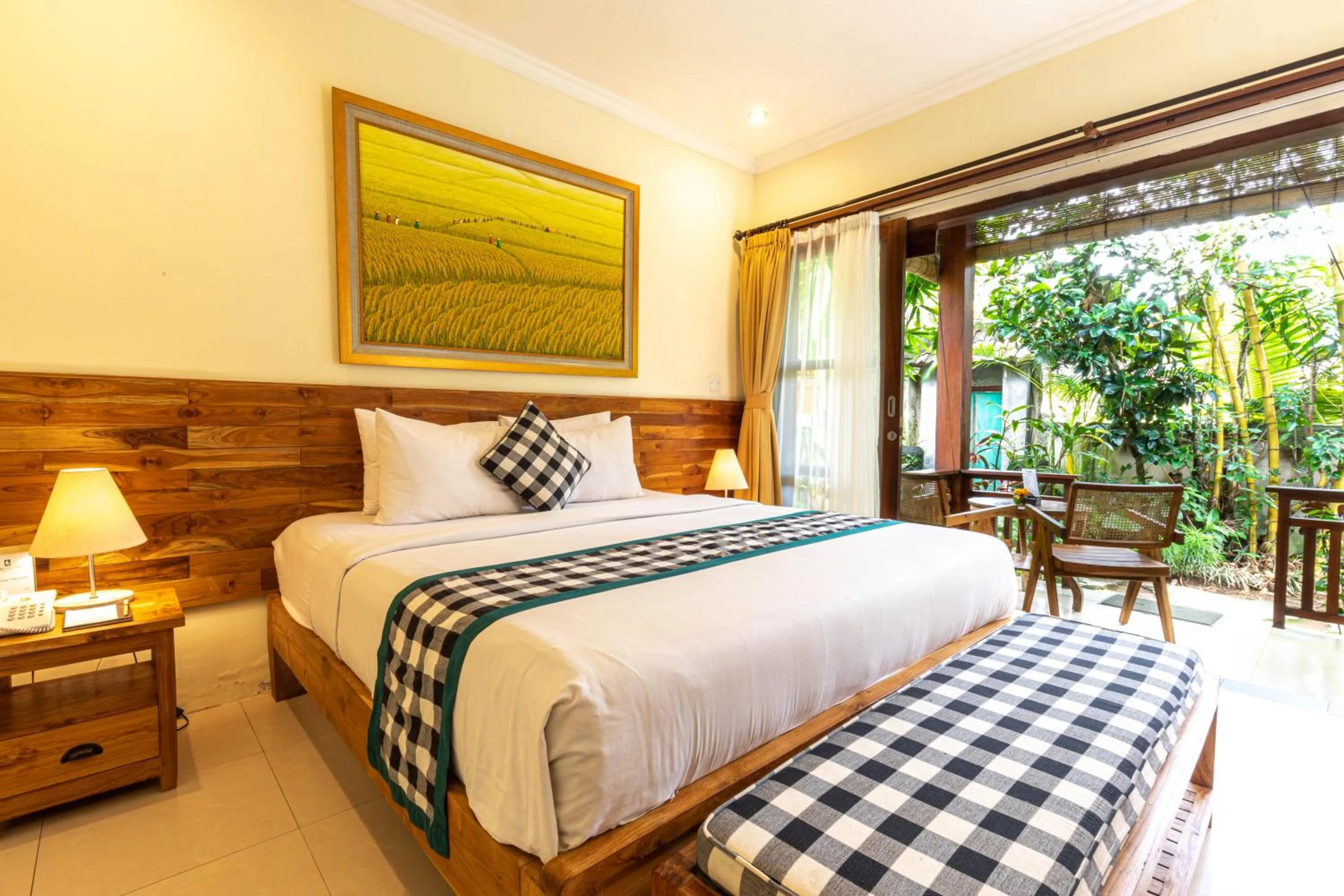 Balcony/Terrace, Bed in Meruhdani Boutique Hotel Ubud