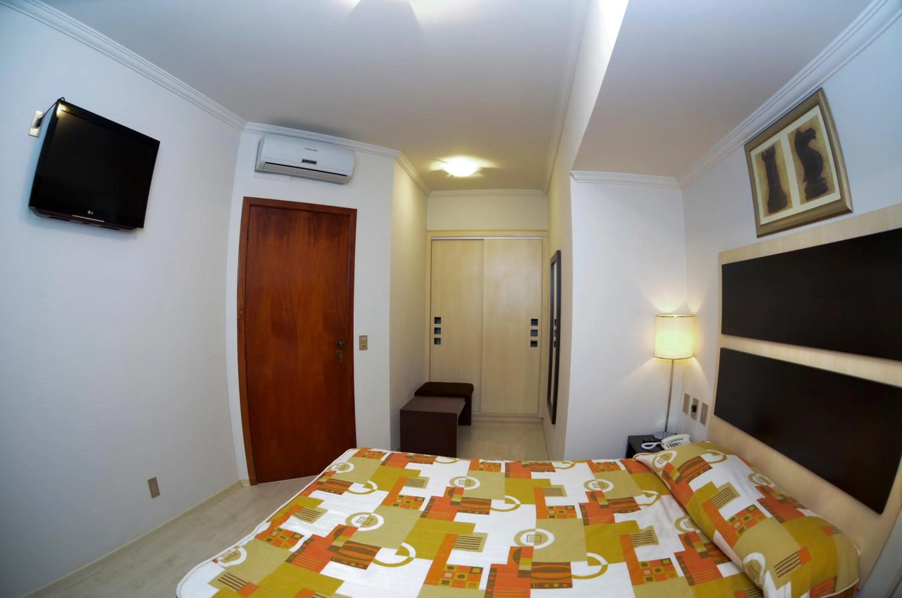 Bed in Lagoa Serena Flat Hotel