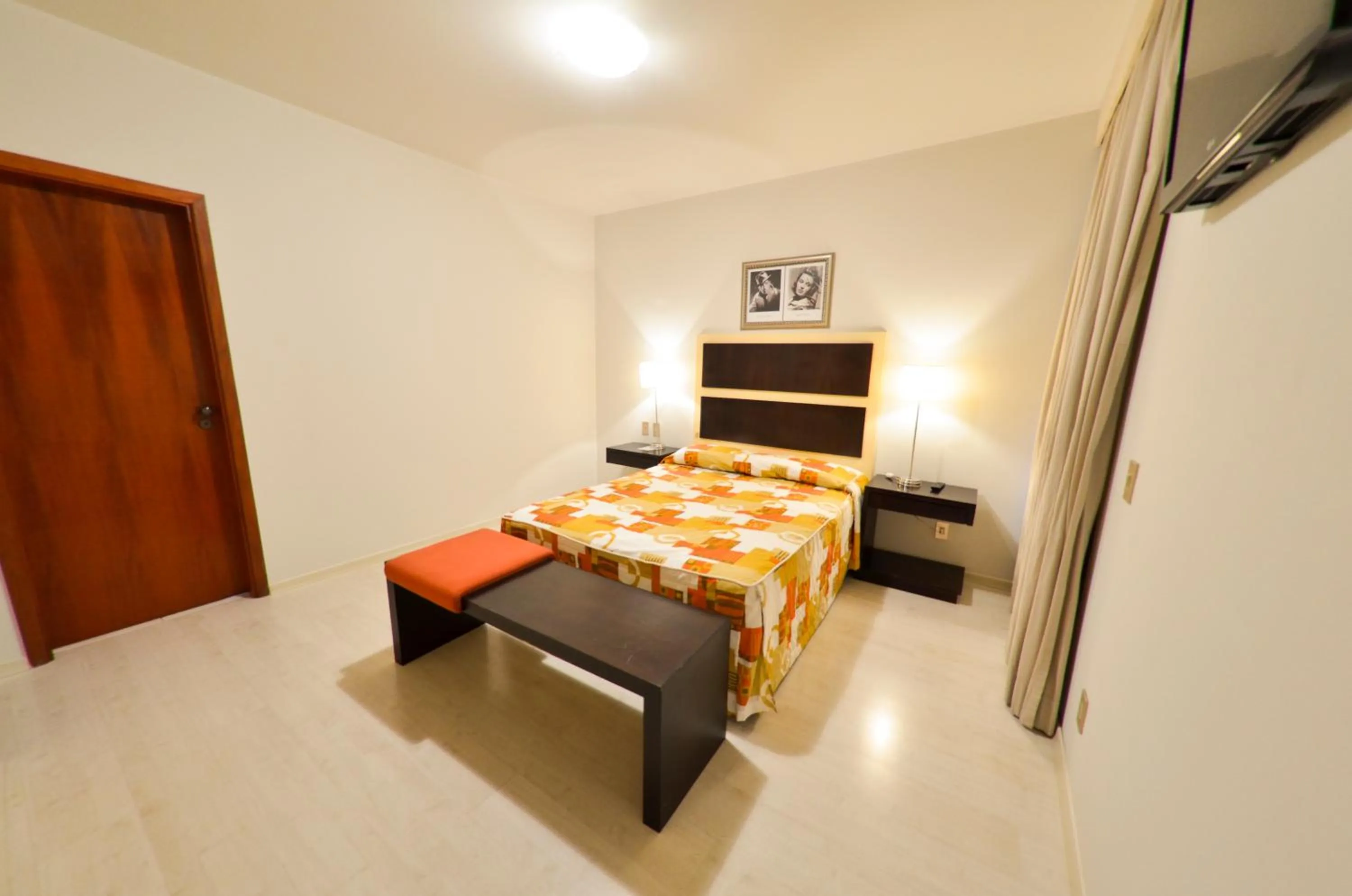 Bed in Lagoa Serena Flat Hotel