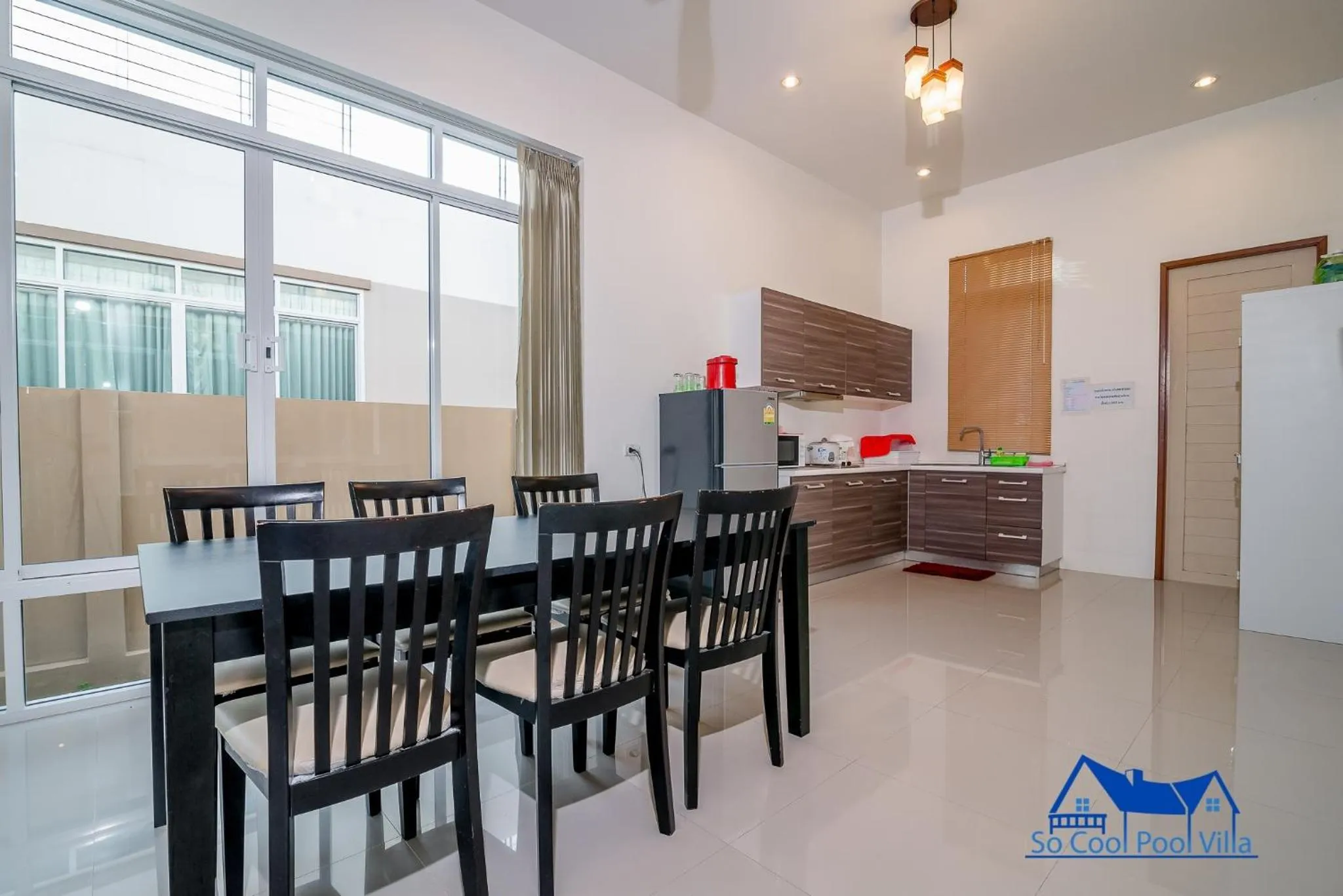 Dining area in So Cool Pool Villa