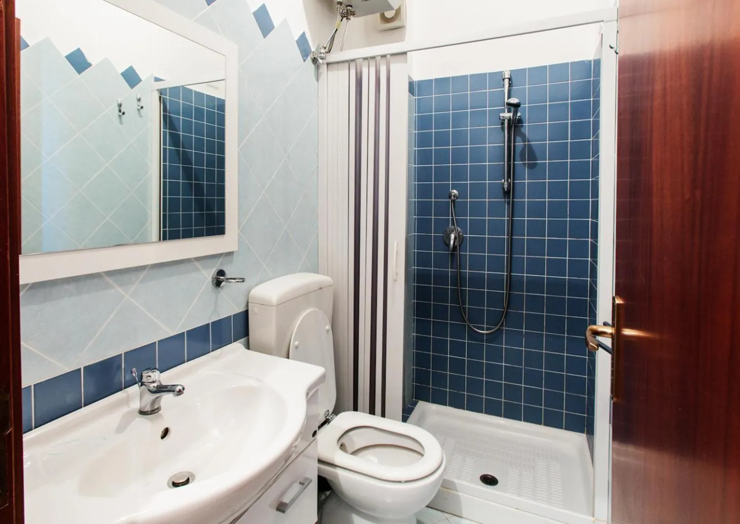 Bathroom in Semu A Mari B&B