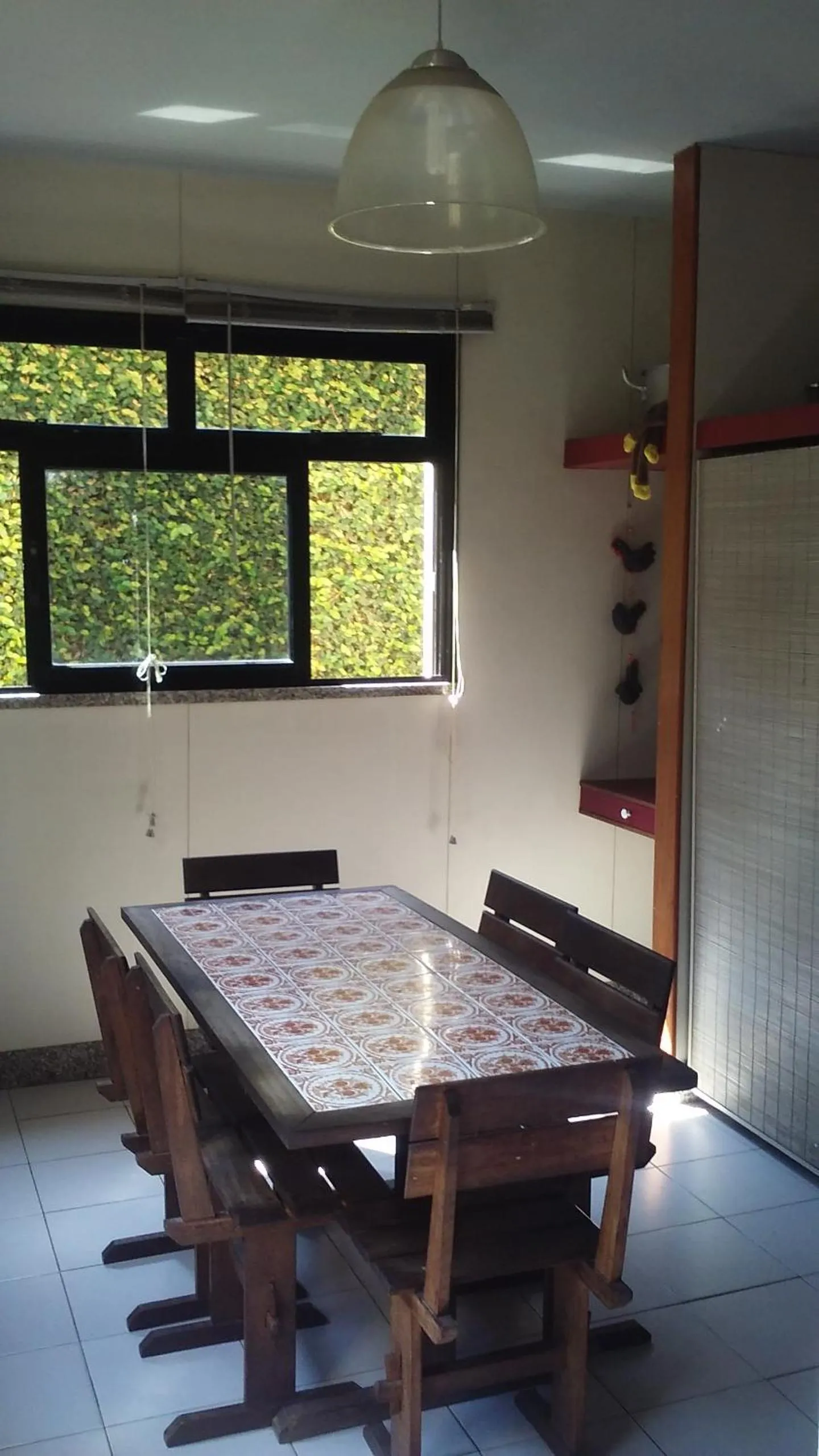 Communal kitchen in REB Casa Itanhangá