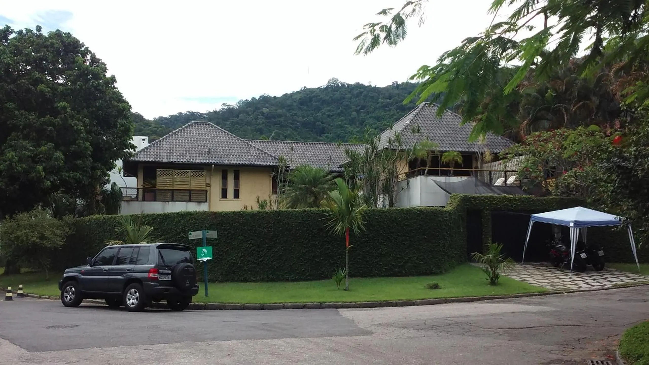 Street view in REB Casa Itanhangá