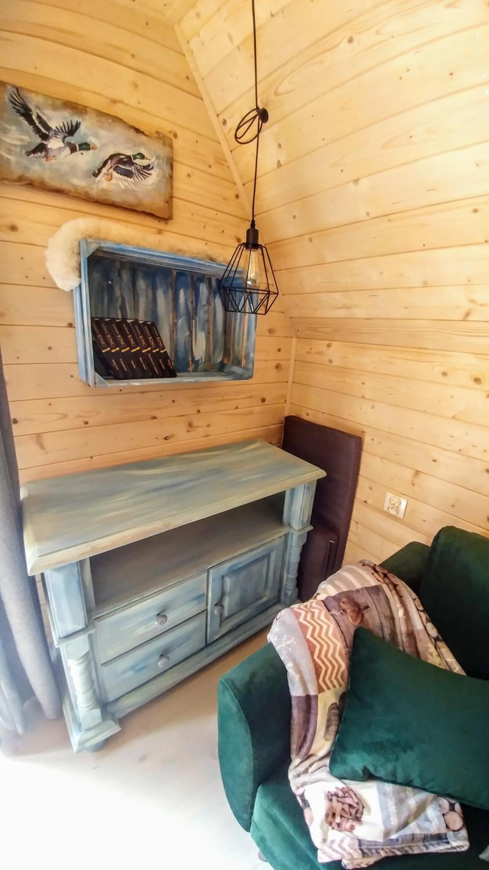 Living room in Osada pod Beskidem- chatki całoroczne