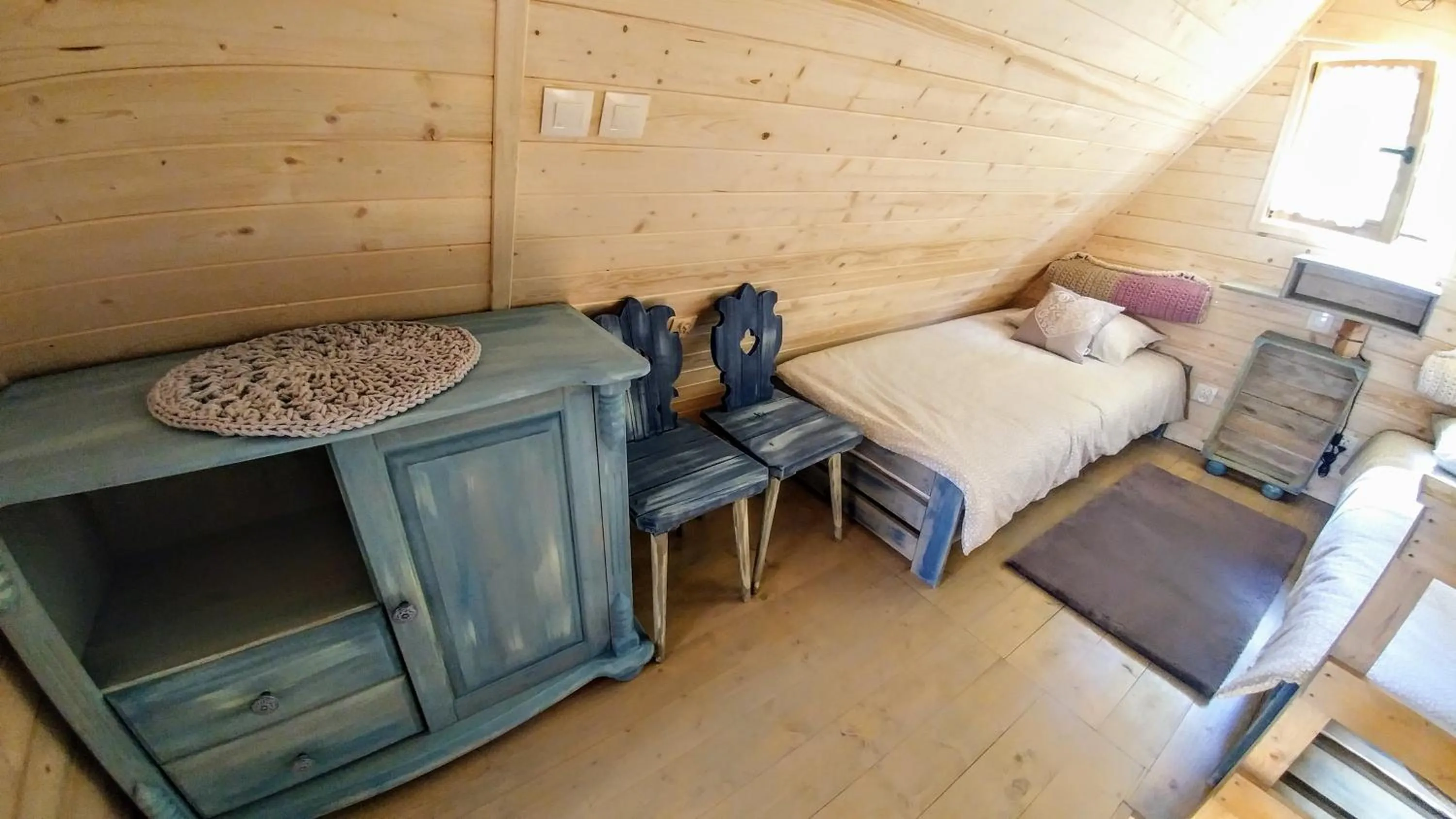 Bed in Osada pod Beskidem- chatki całoroczne
