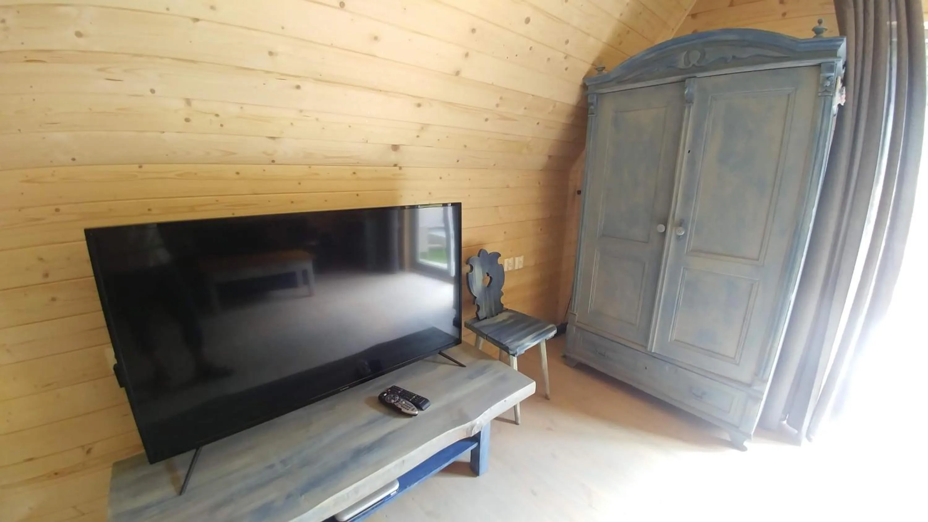 TV and multimedia in Osada pod Beskidem- chatki całoroczne