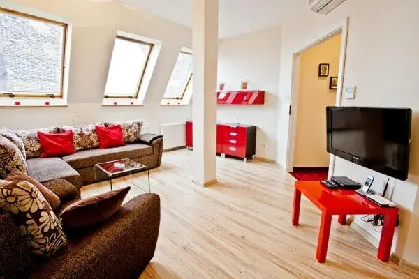 2 Bedrooms Apartment 1 Queen bed 2 Sofa Beds in Tulip Hotels - Wroclaw Patio 2 Bedrooms Apartment 1 Queen bed 2 Sofa Beds in Tulip Hotels - Wroclaw Patio