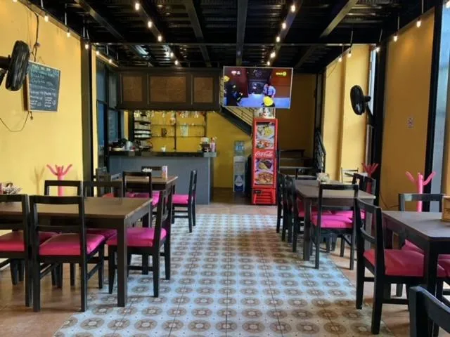 Restaurant/places to eat in Hotel Real San Juan Suites