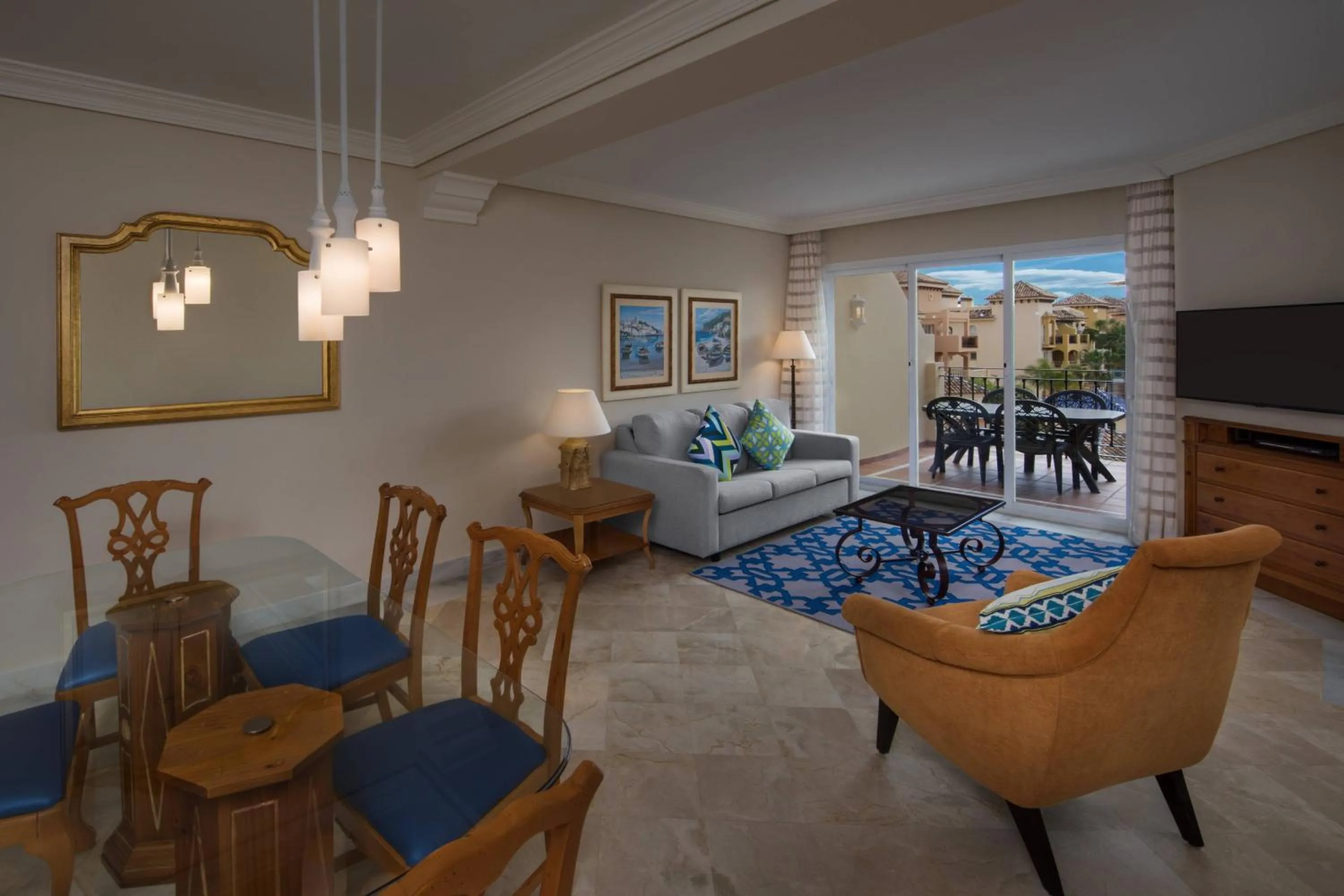 Photo of the whole room in Marriott's Marbella Beach Resort