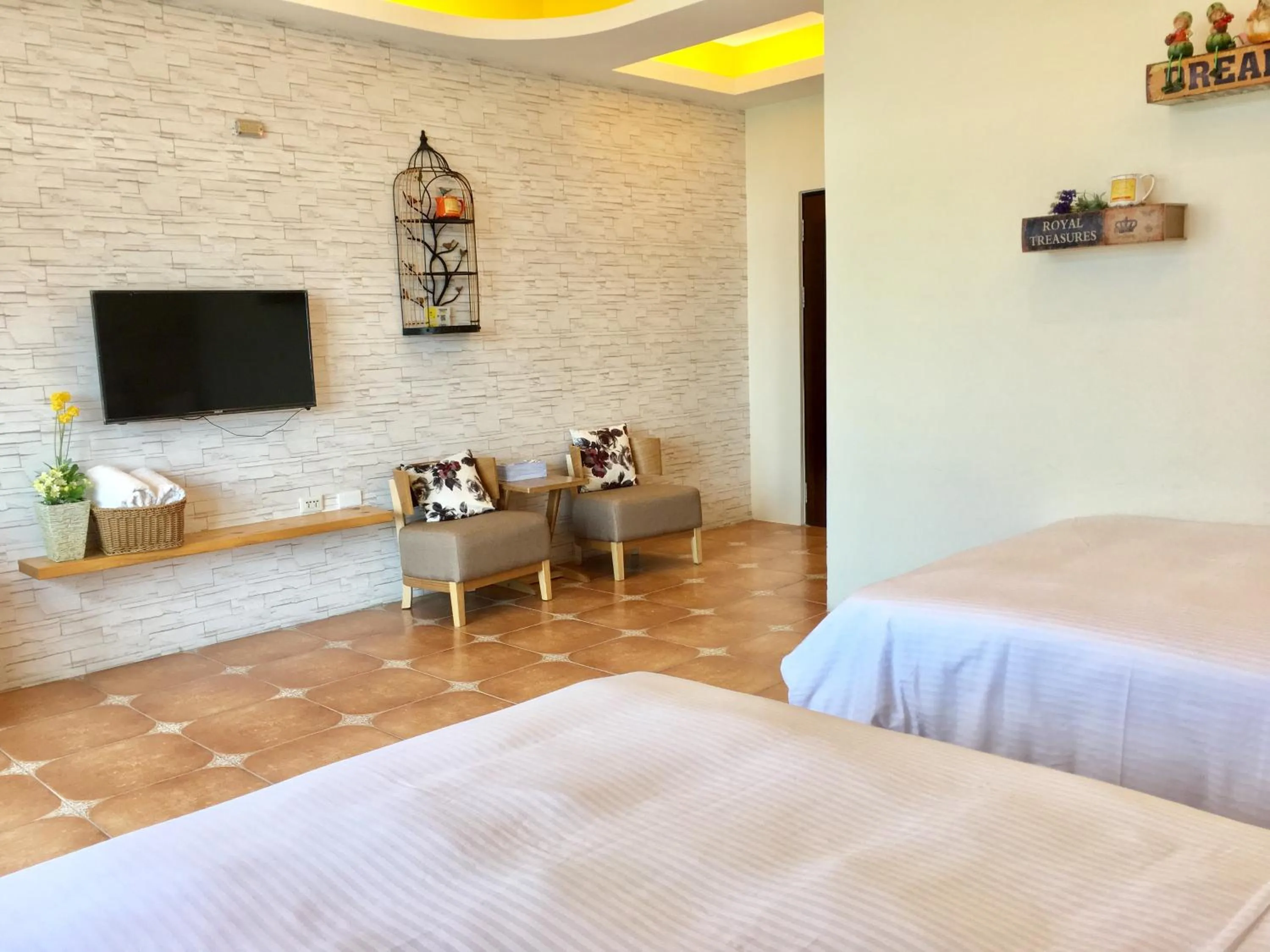 Bed in Sun Shine B&B