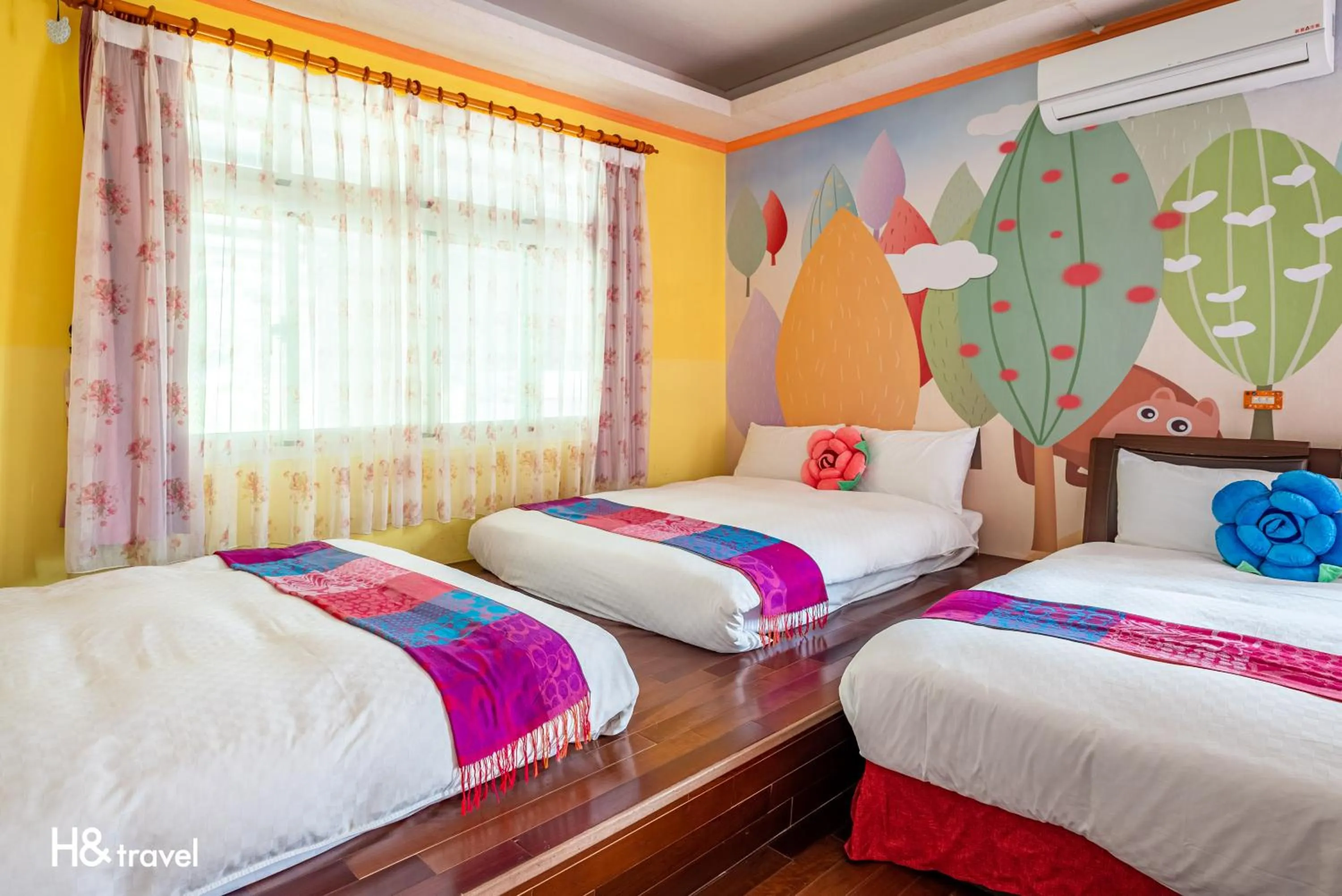 Photo of the whole room, Bed in Shan Tyi Homestay