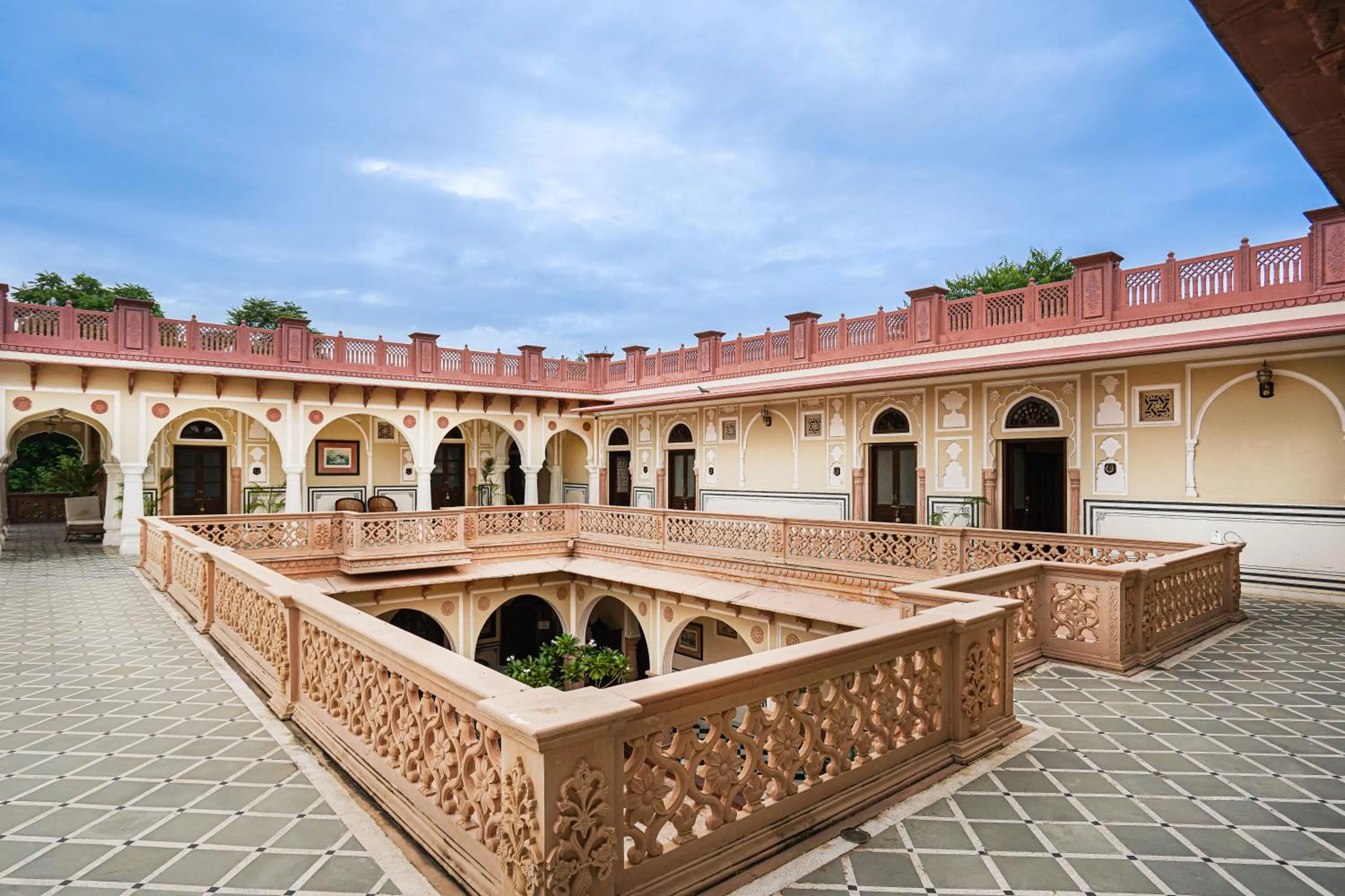 Property building in Khas Bagh