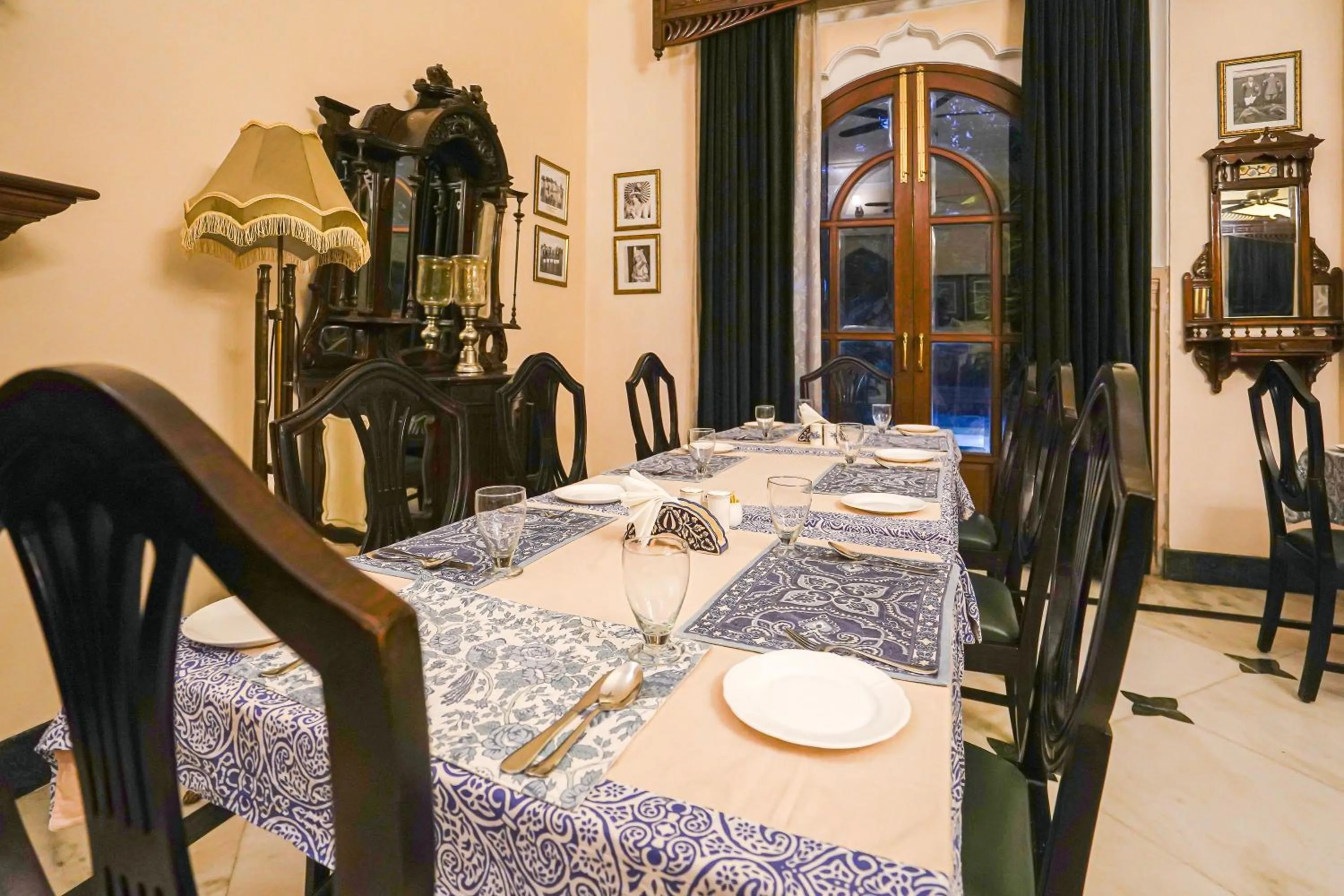 Dining area in Khas Bagh