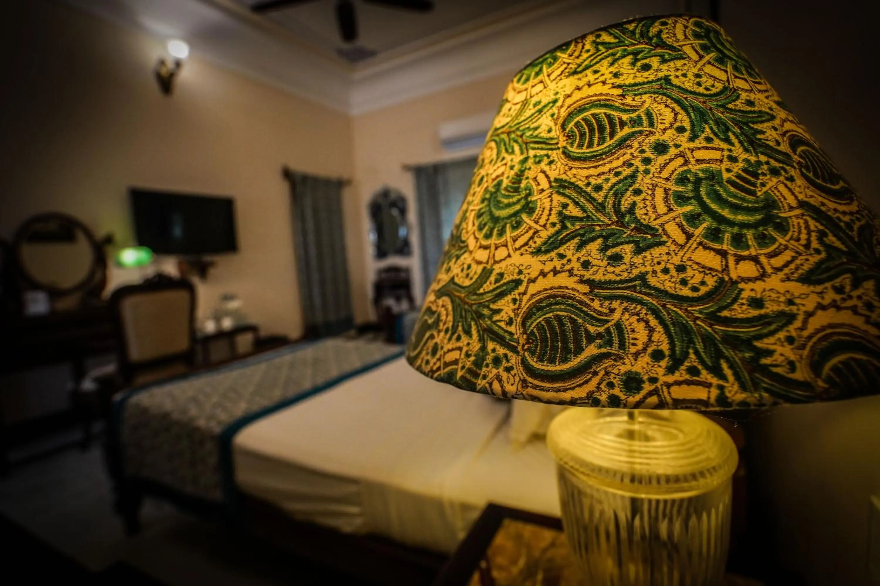 Bedroom, Bed in Khas Bagh