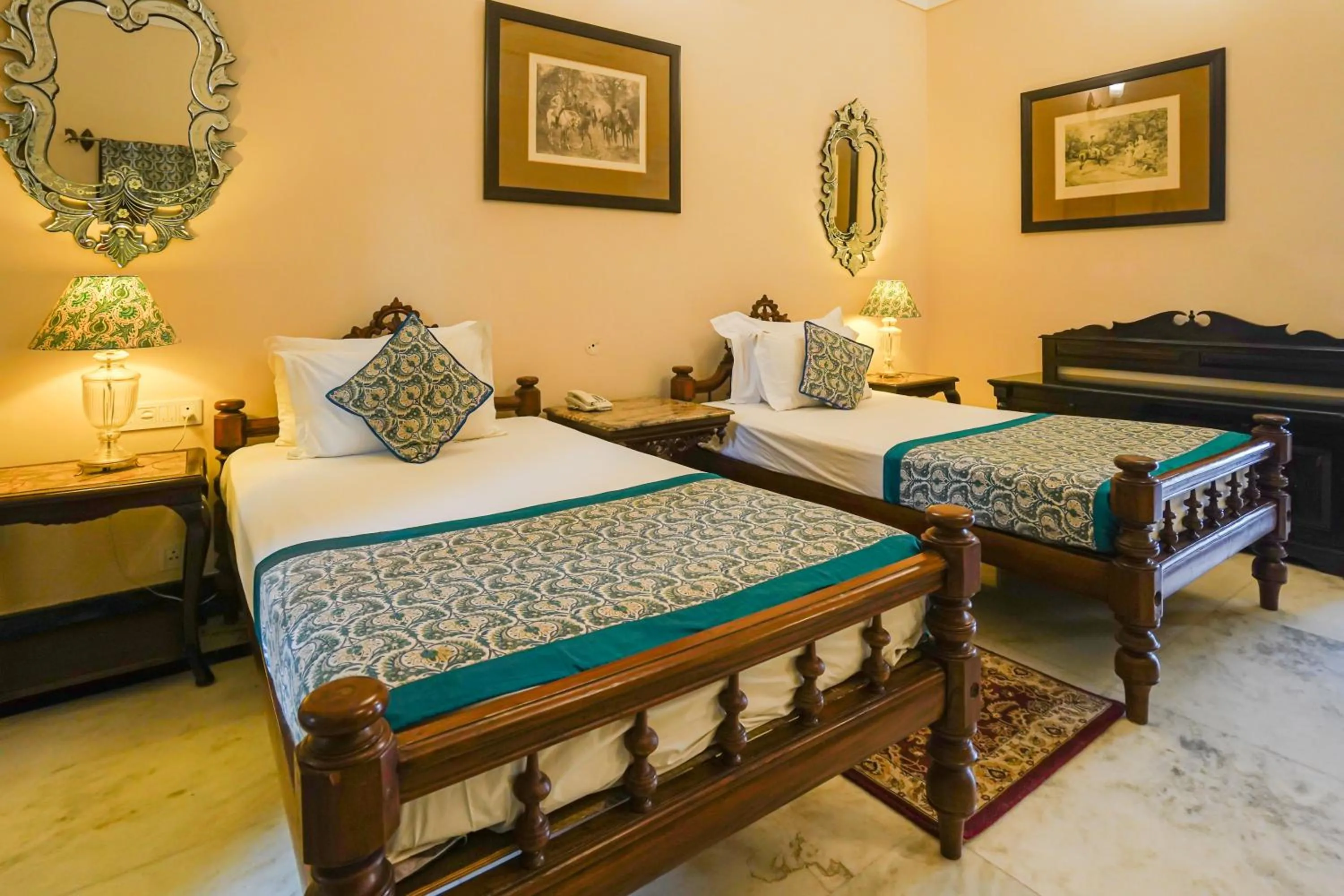 Bedroom, Bed in Khas Bagh