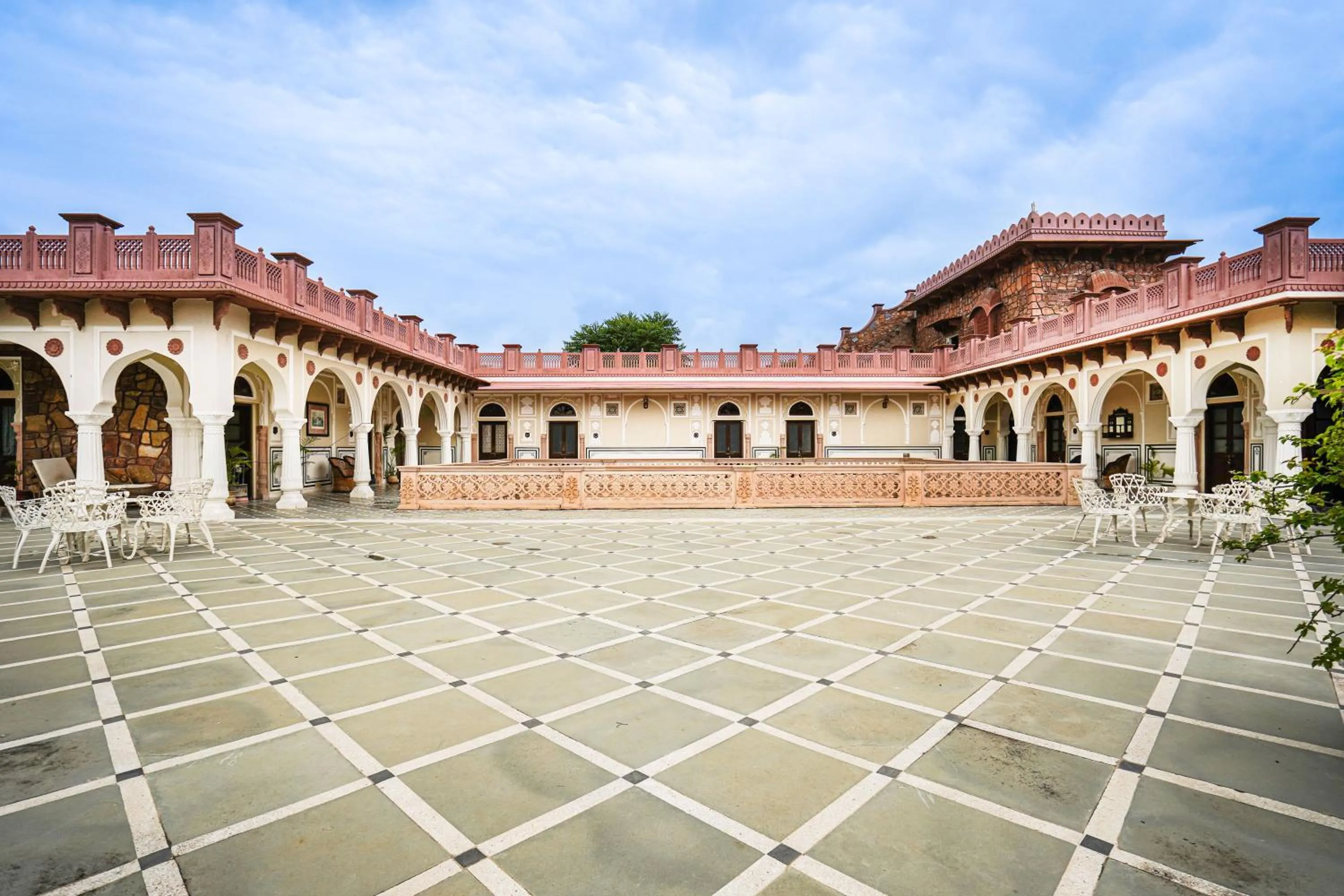 Balcony/Terrace in Khas Bagh