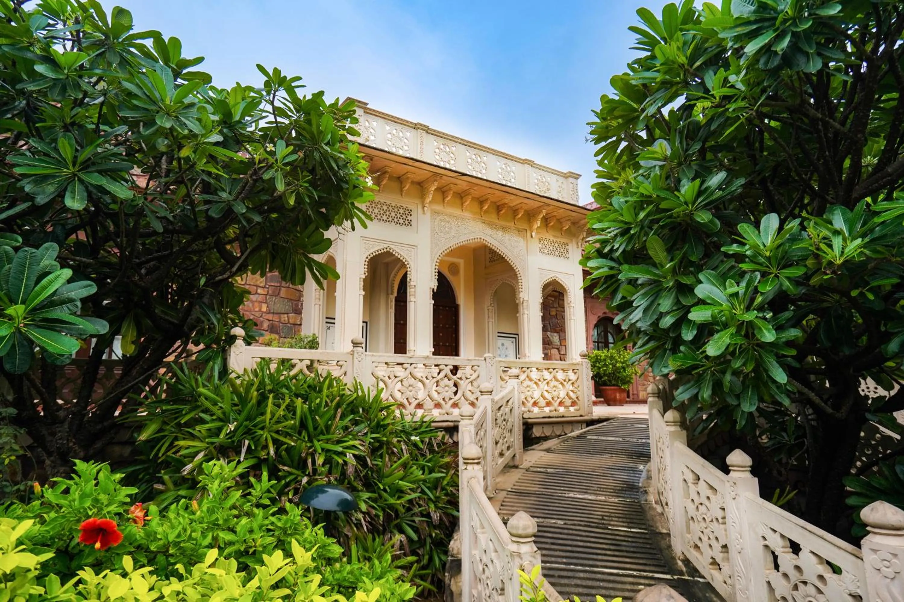 Property building in Khas Bagh