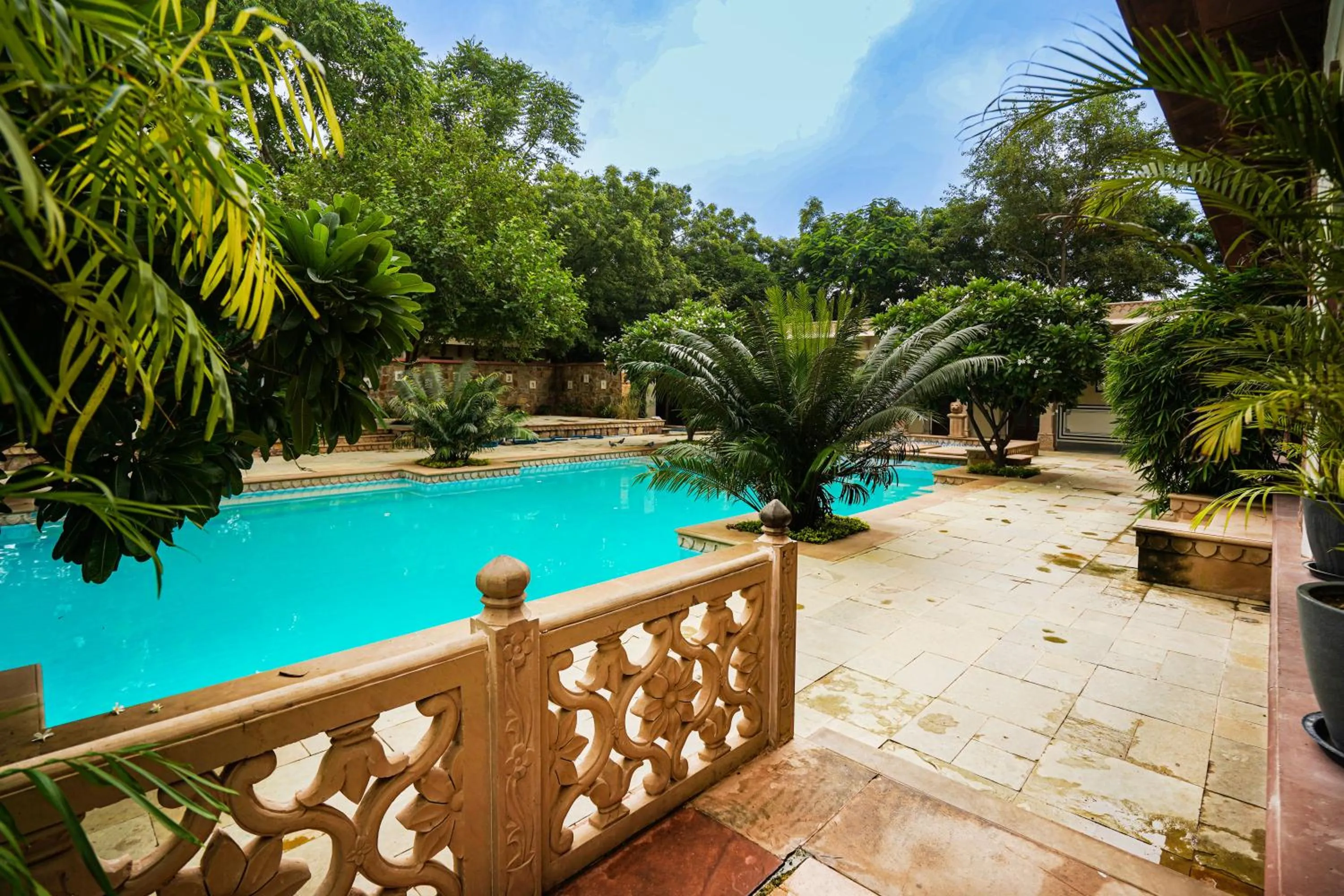 Pool view in Khas Bagh