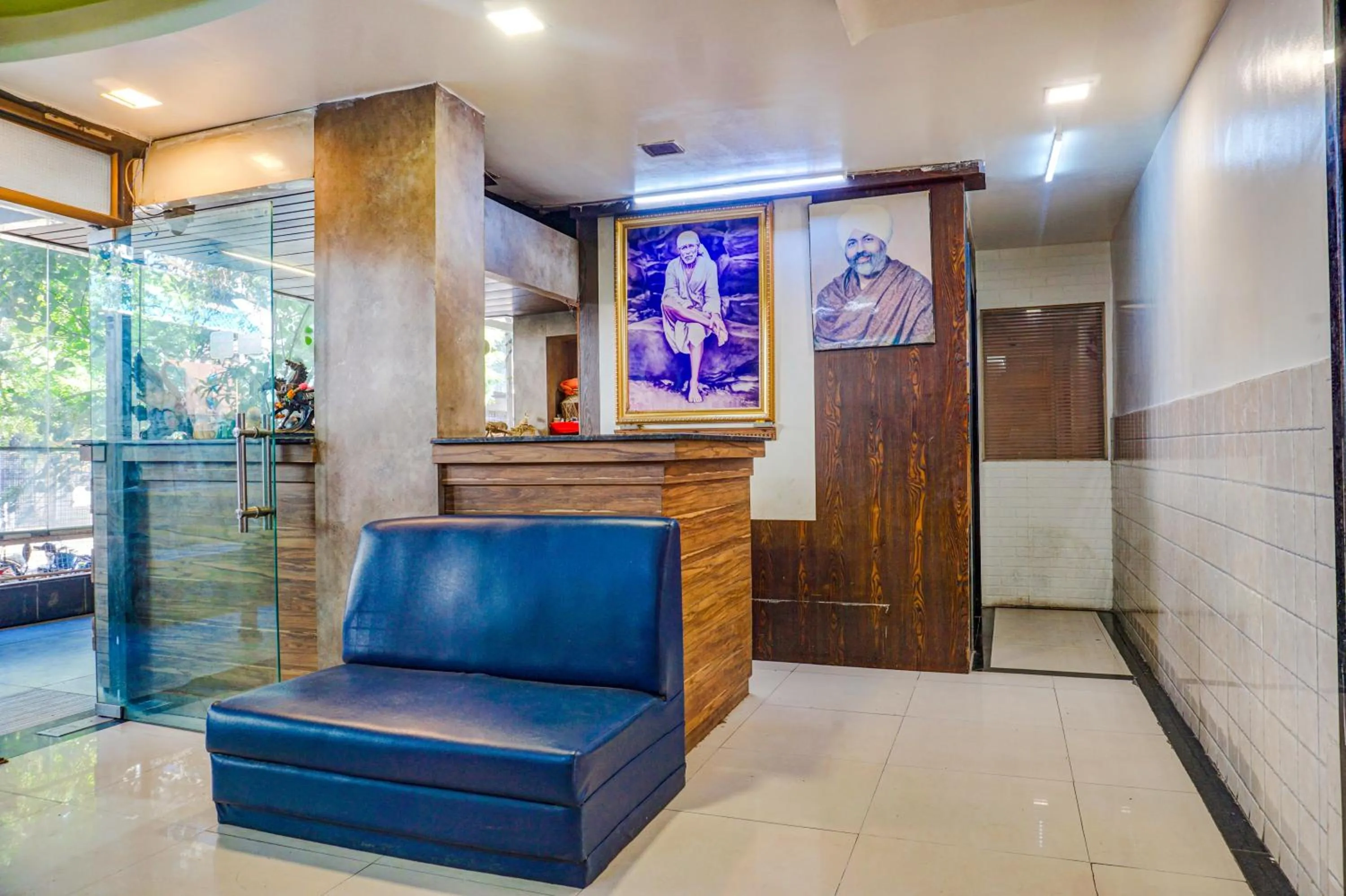 Seating area in Via Tulsi Park