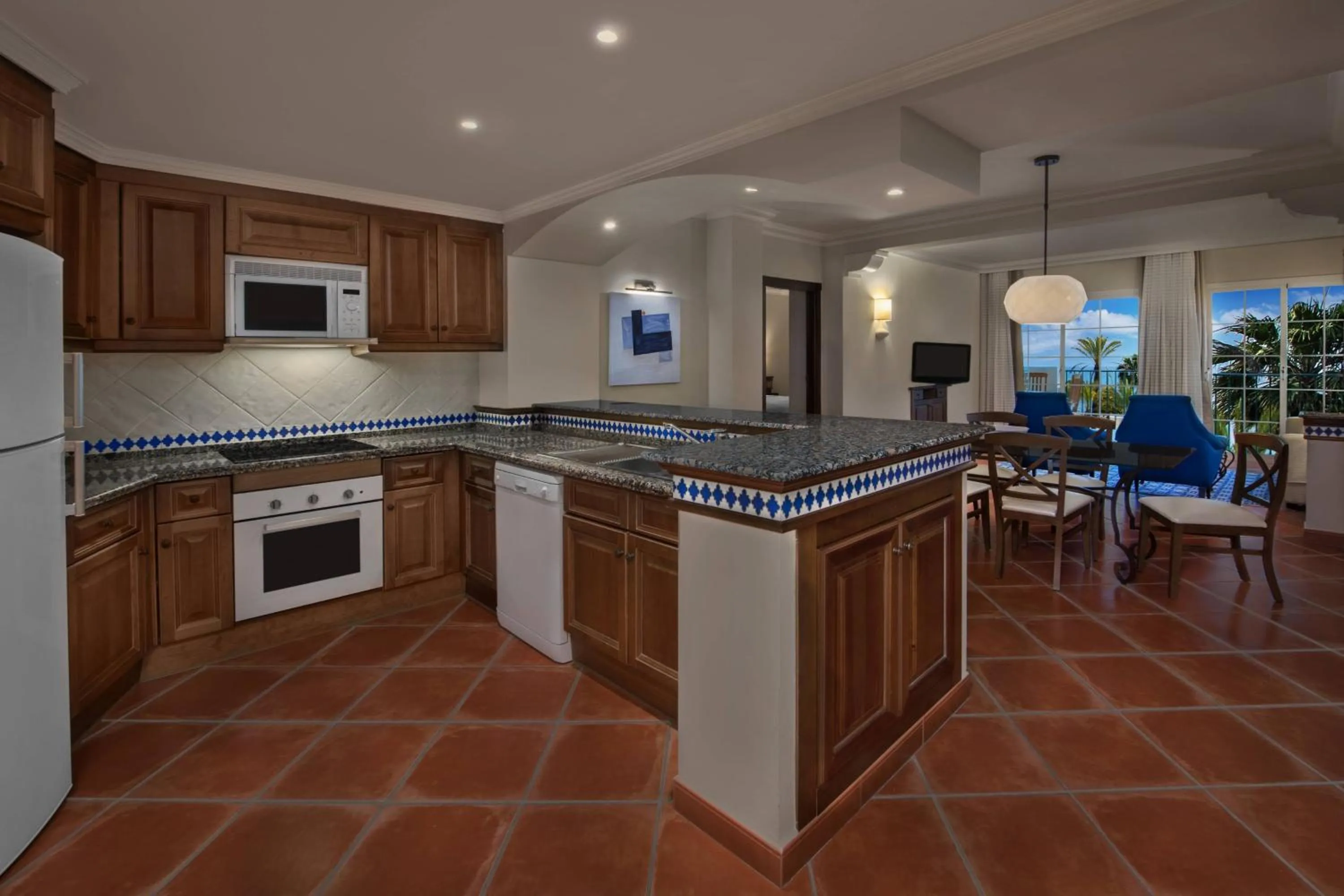 Kitchen or kitchenette in Marriott's Playa Andaluza