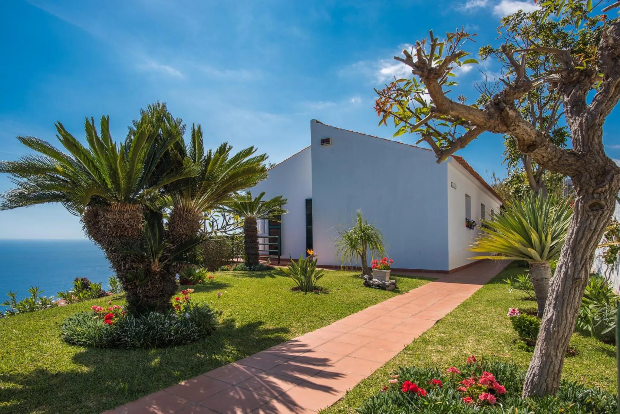 Property building in Vivenda da Esquina - by LovelyStay