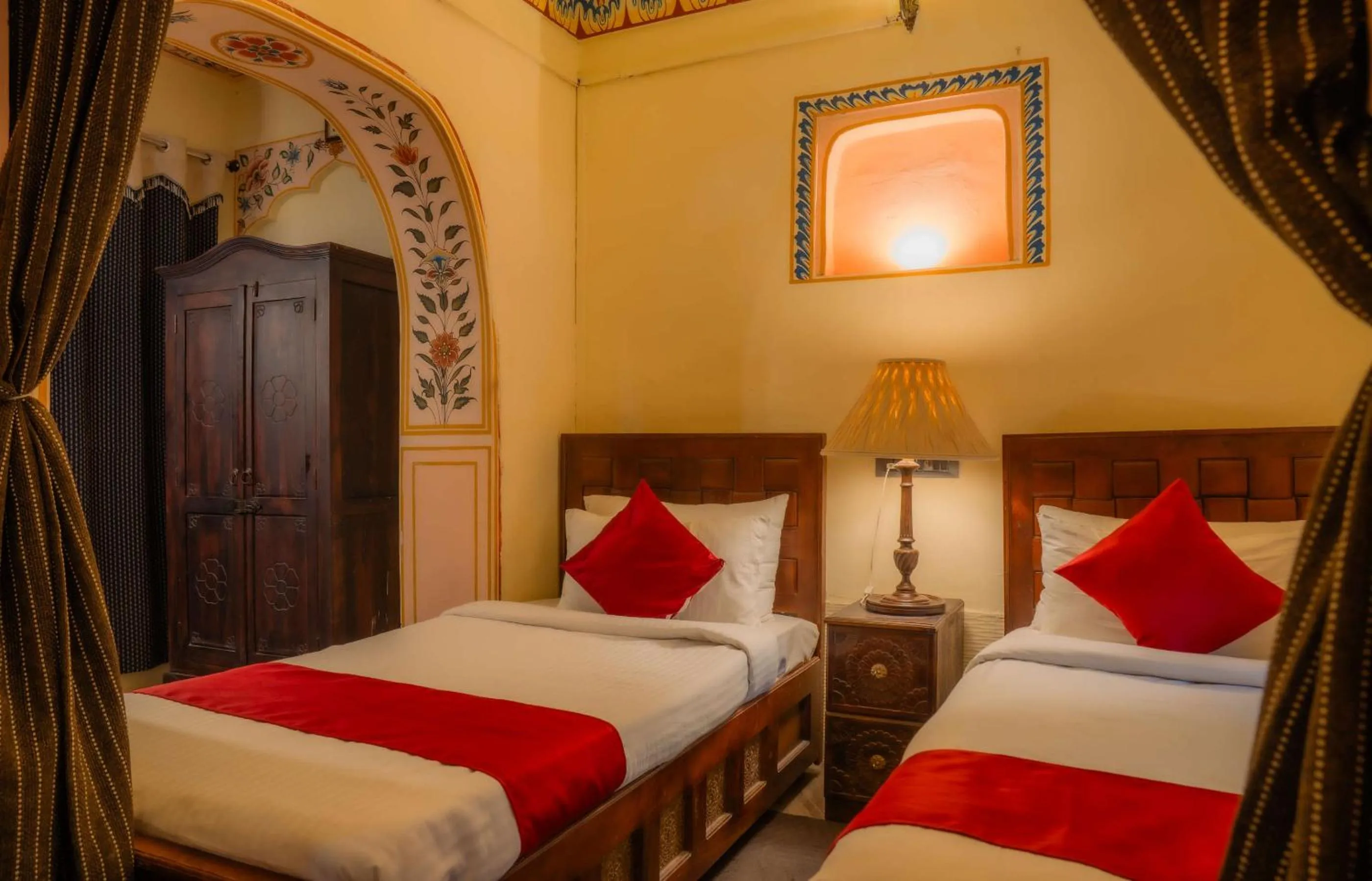 Bedroom, Bed in Hotel Shahi Palace Mandawa