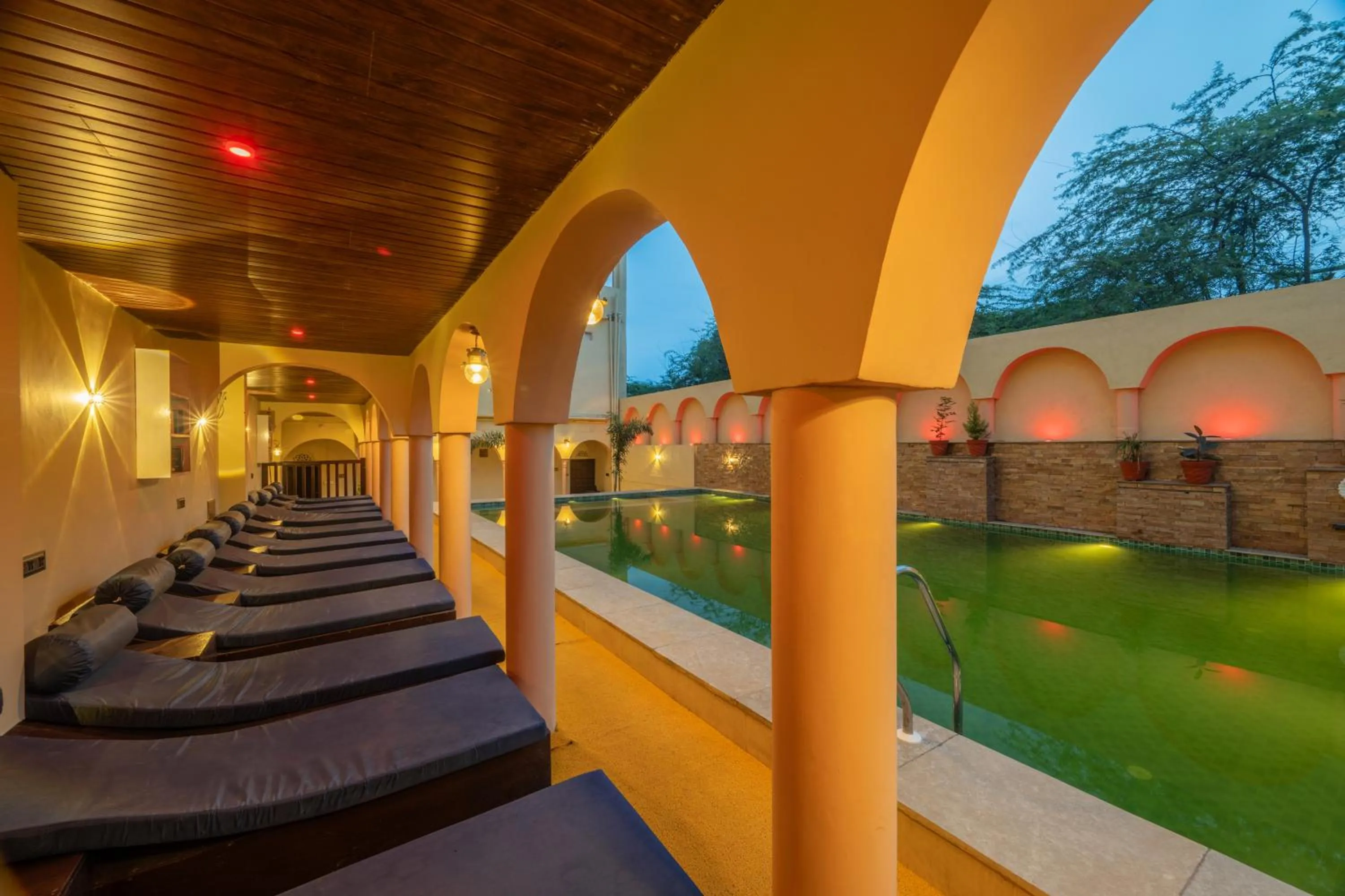 Swimming pool in Hotel Shahi Palace Mandawa