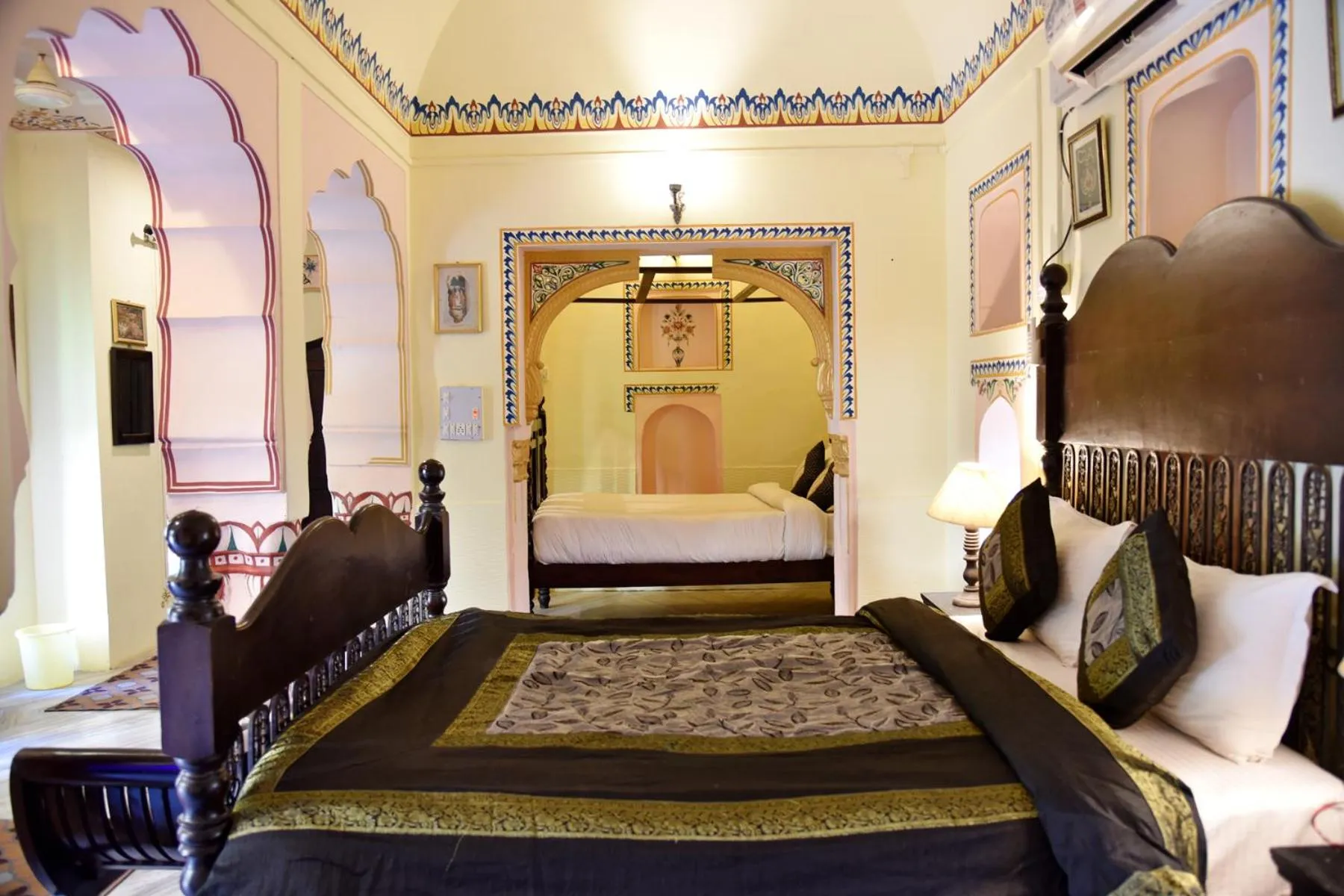 Bed in Hotel Shahi Palace Mandawa