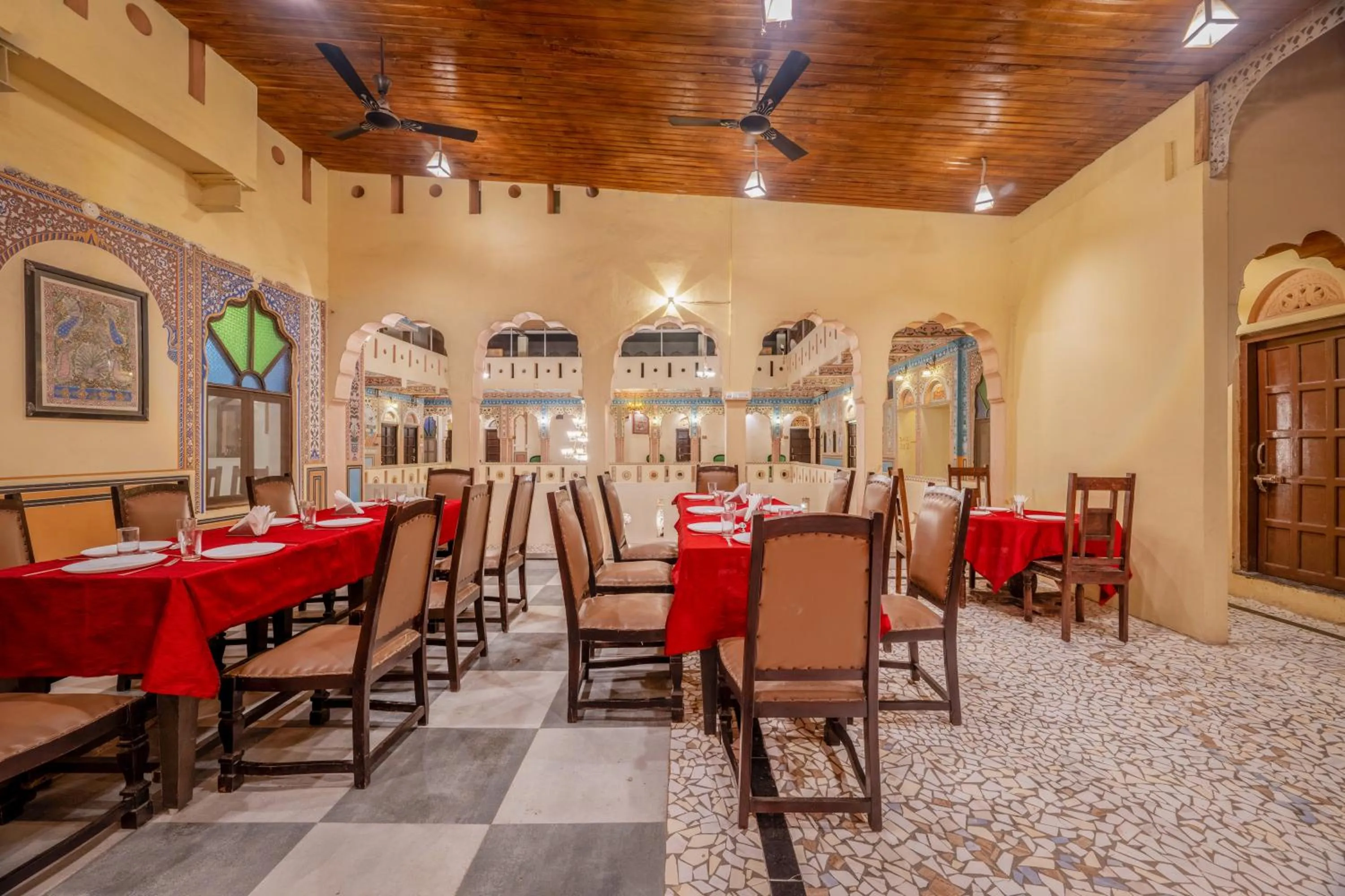 Restaurant/places to eat in Hotel Shahi Palace Mandawa
