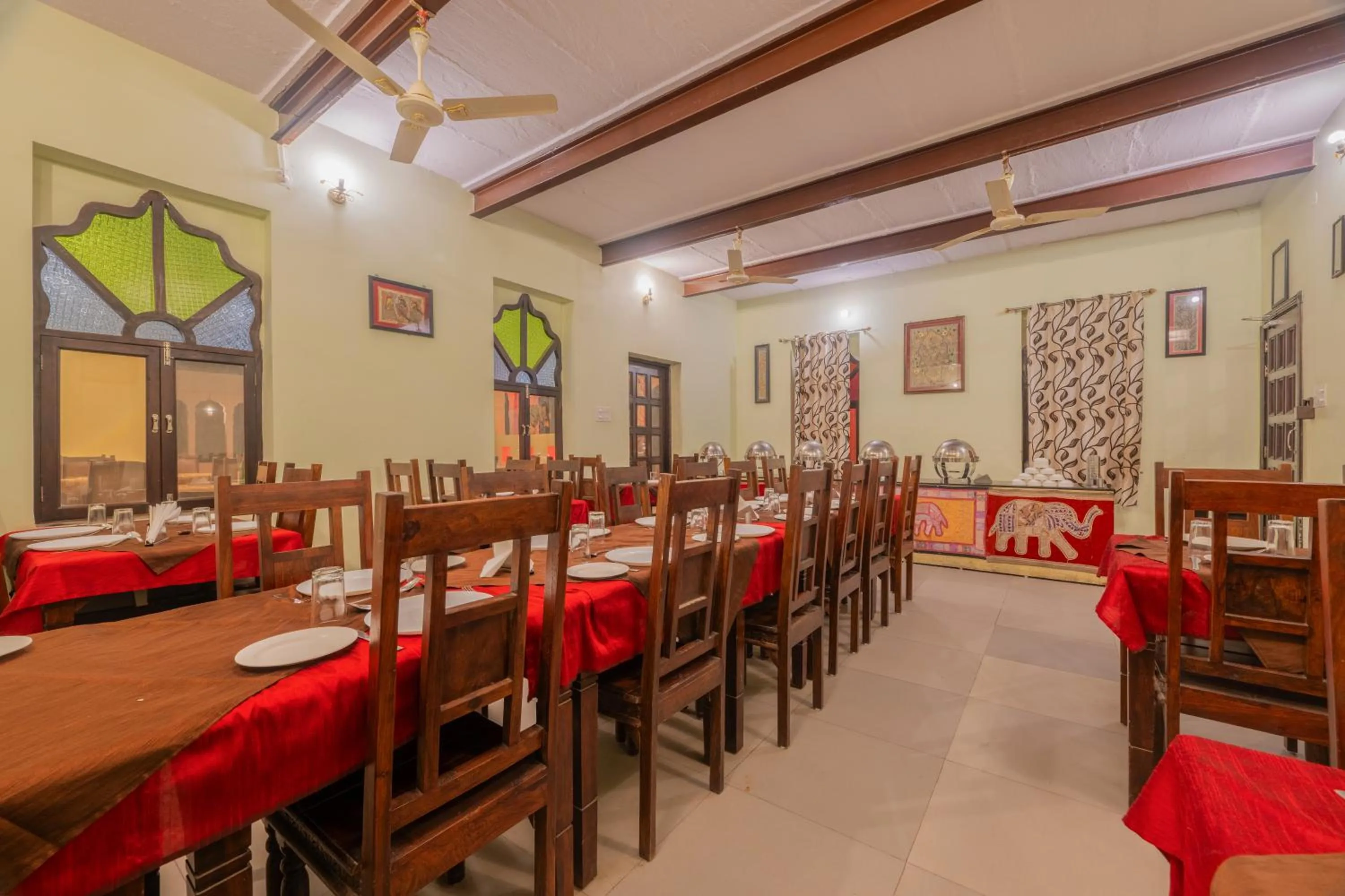Restaurant/places to eat in Hotel Shahi Palace Mandawa