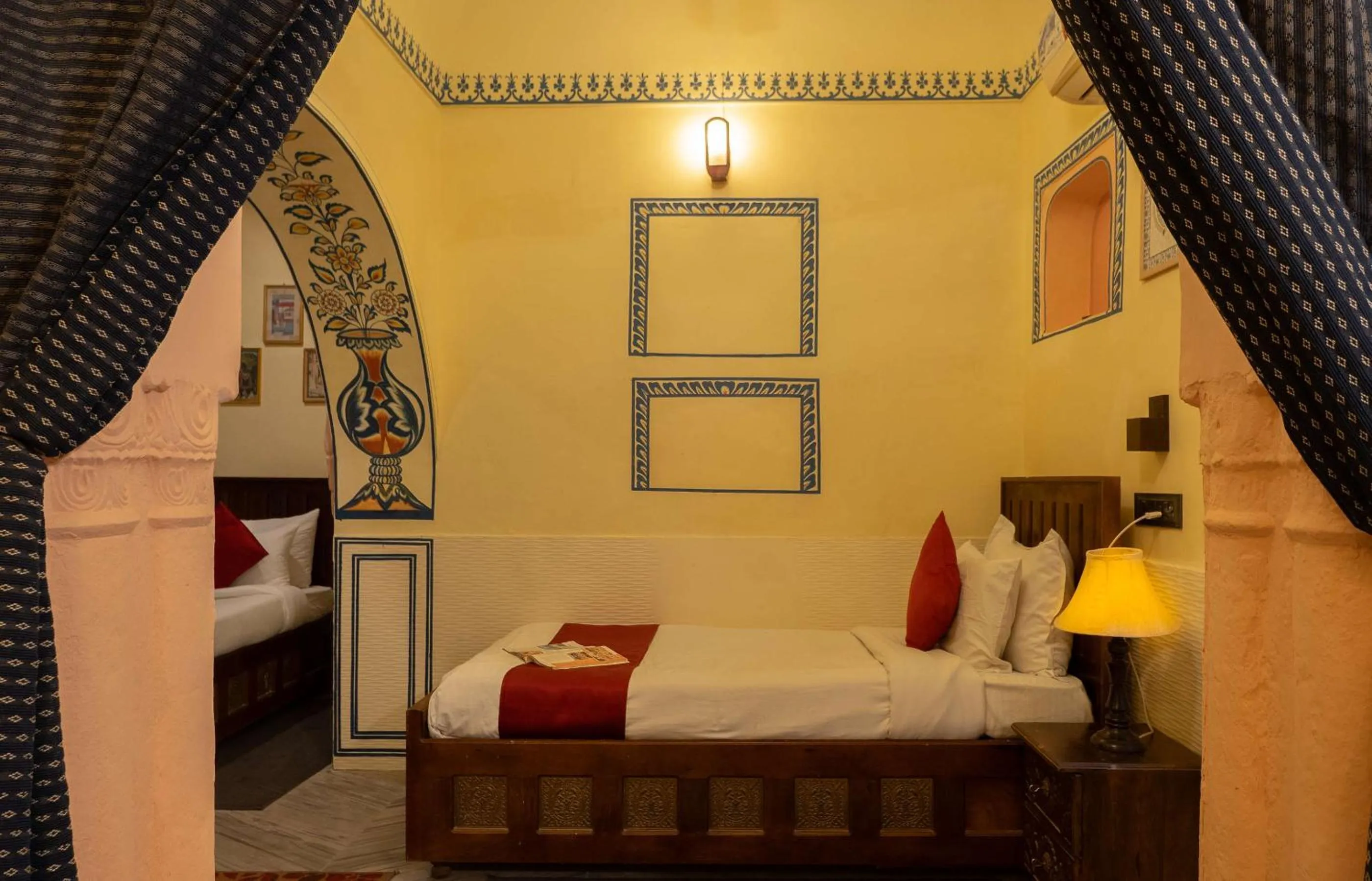 Bed in Hotel Shahi Palace Mandawa