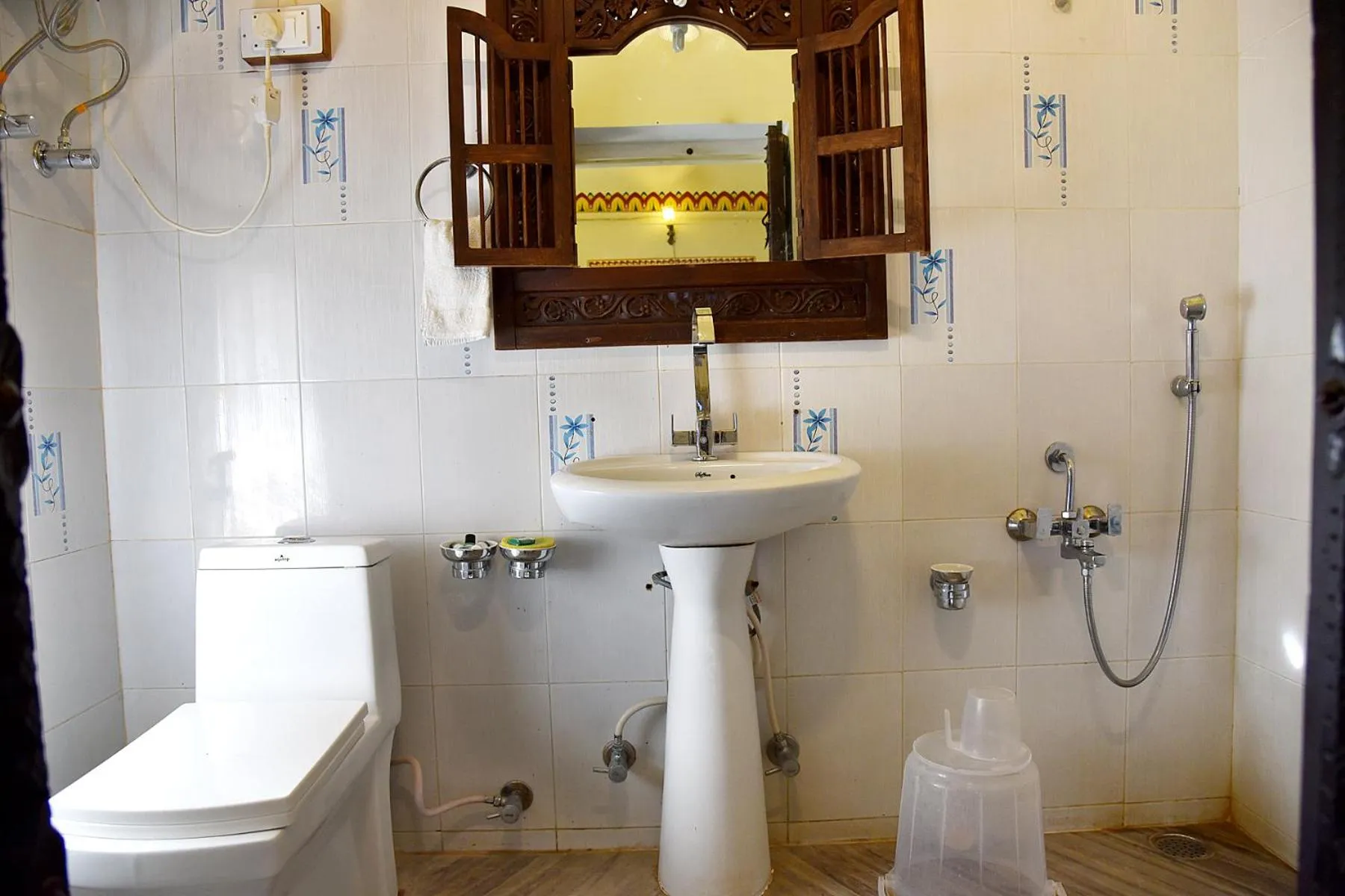 Bathroom in Hotel Shahi Palace Mandawa