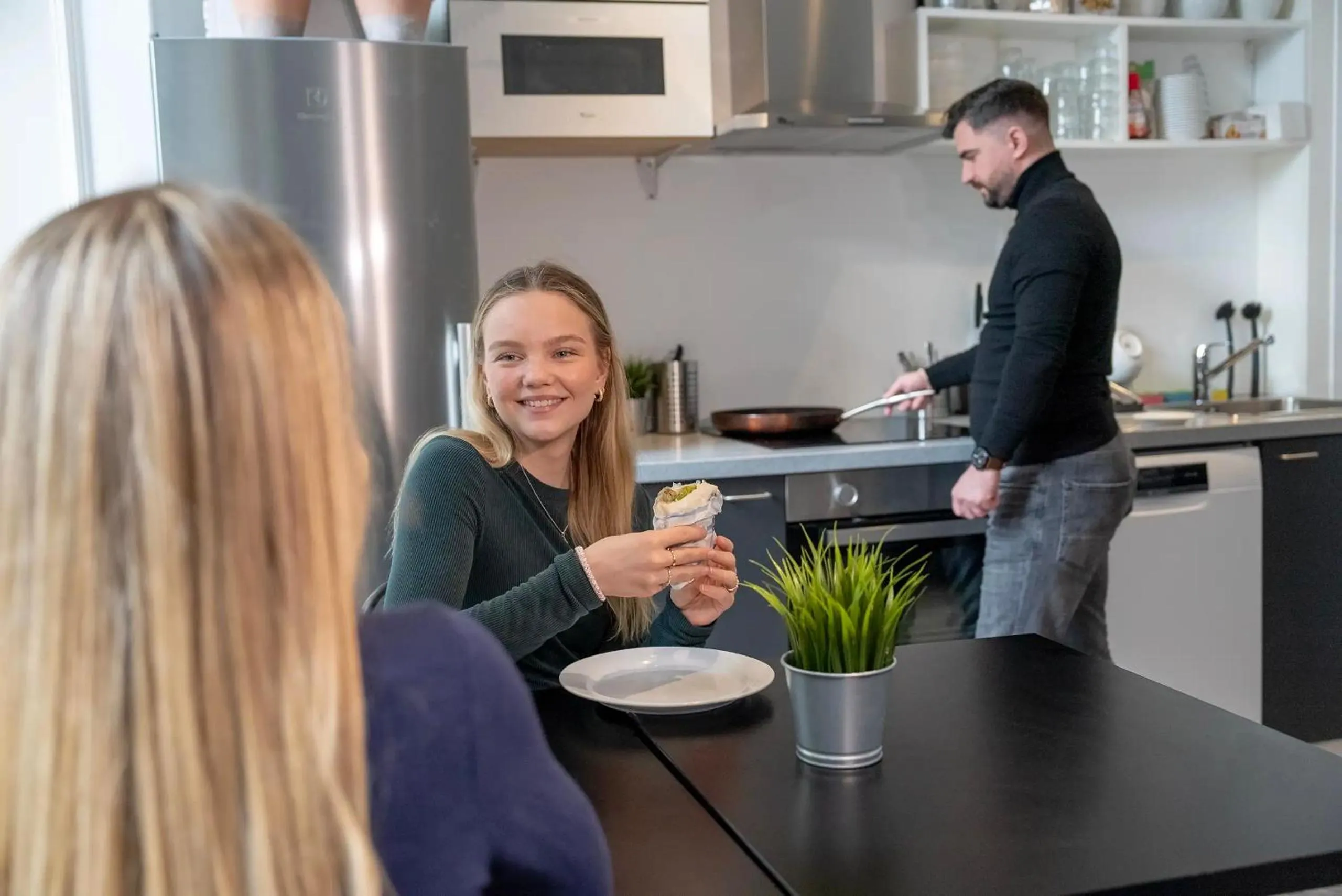 Communal kitchen in K7 Hotel Oslo