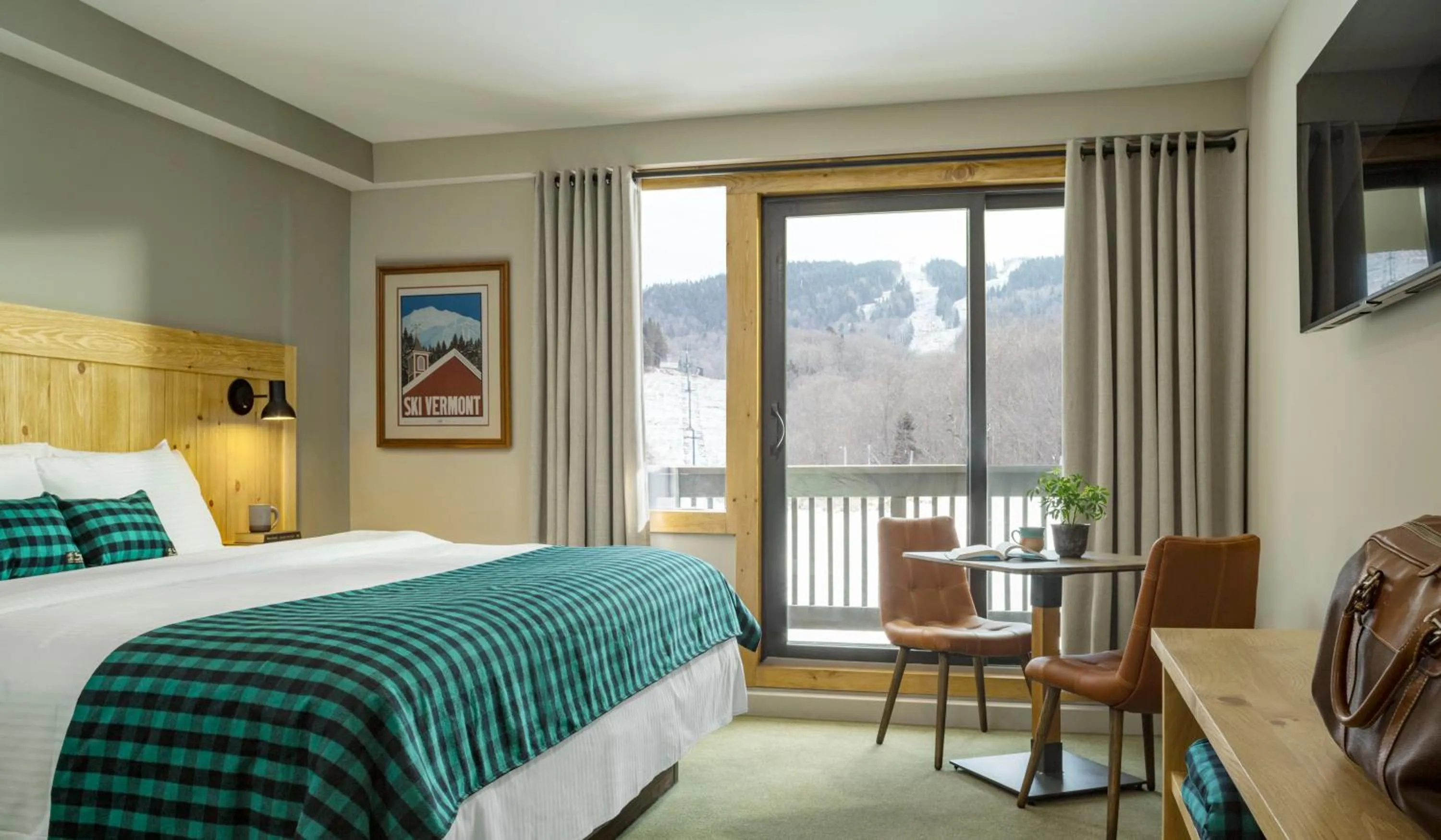 Photo of the whole room, Bed in The Inn at Bolton Valley