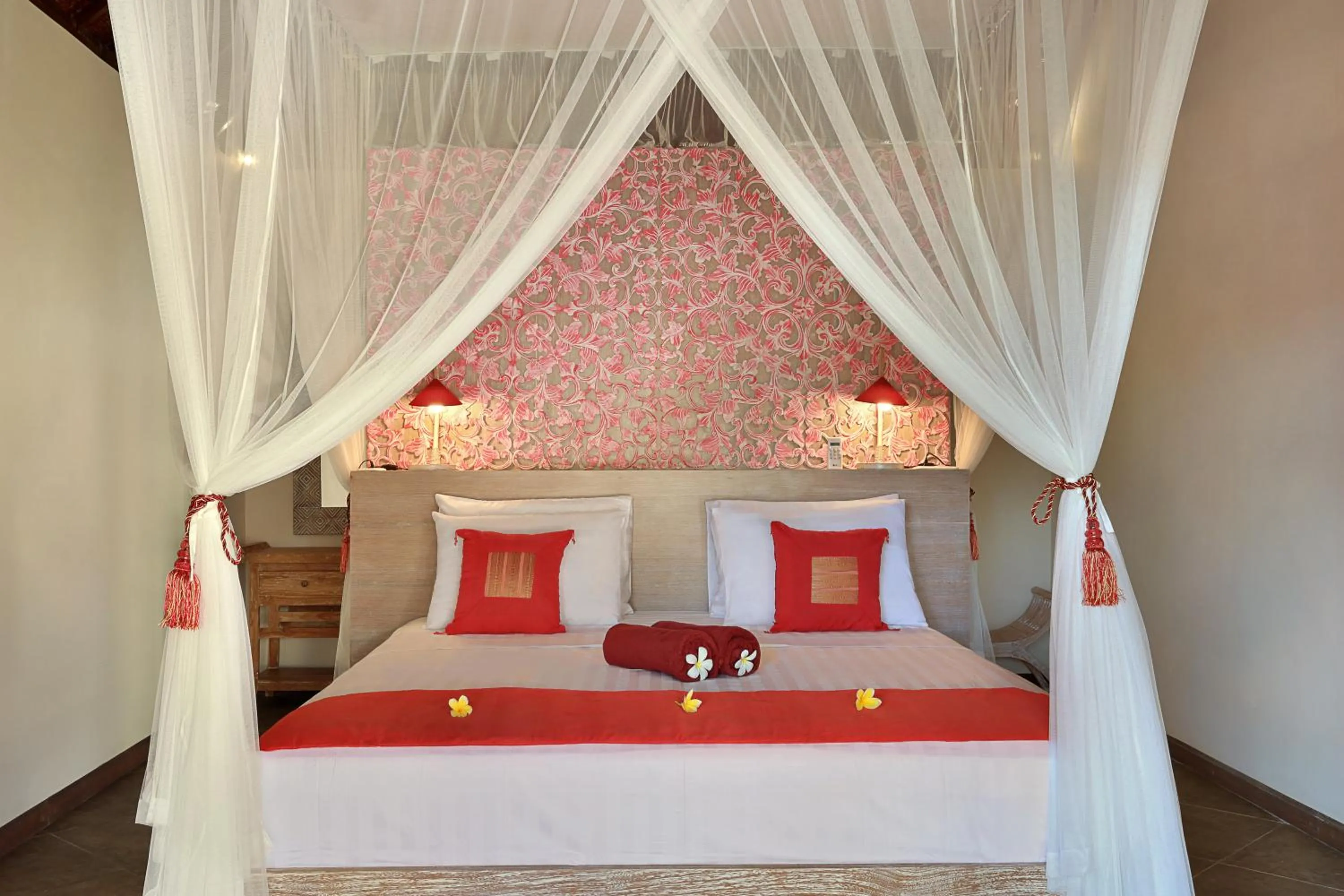 Property building, Bed in Breezy Point Villas