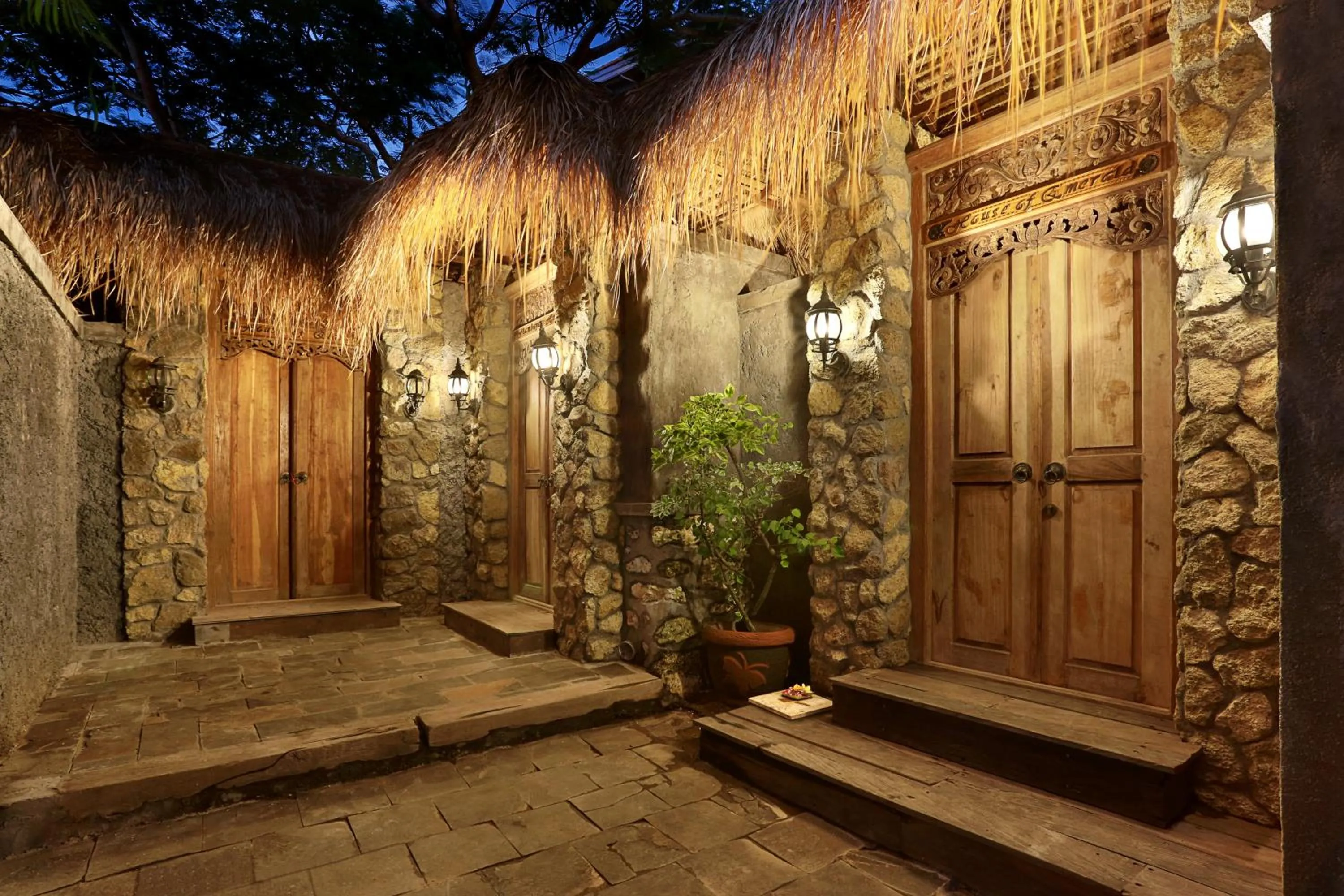 Facade/entrance in Breezy Point Villas