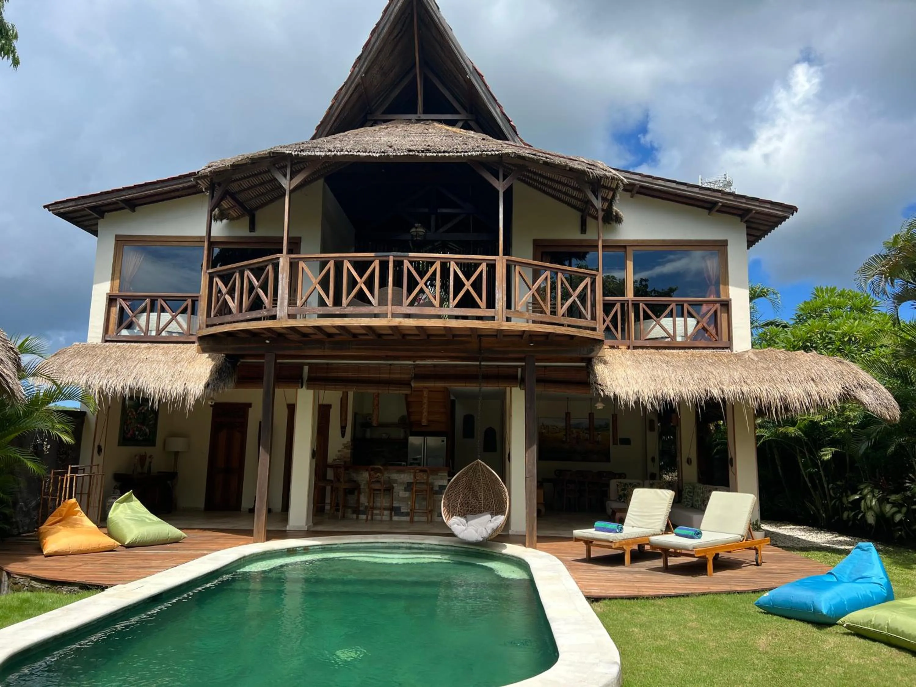 Property building in Breezy Point Villas