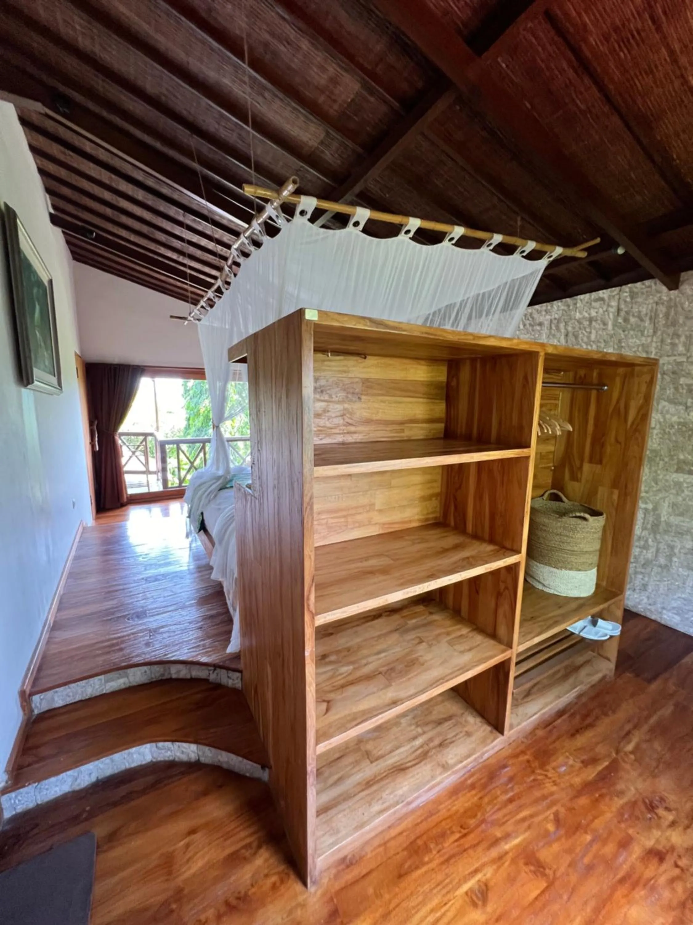 wardrobe in Breezy Point Villas